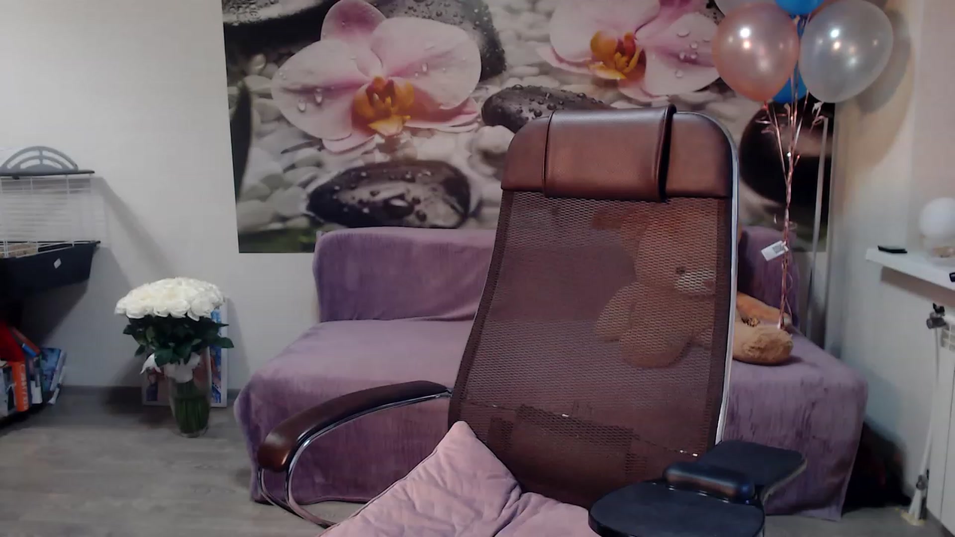 Gallery image thumbnail from HoneyIAmHome's myfreecams stream on, 12/07/2022, 09:03 image 1 of 20