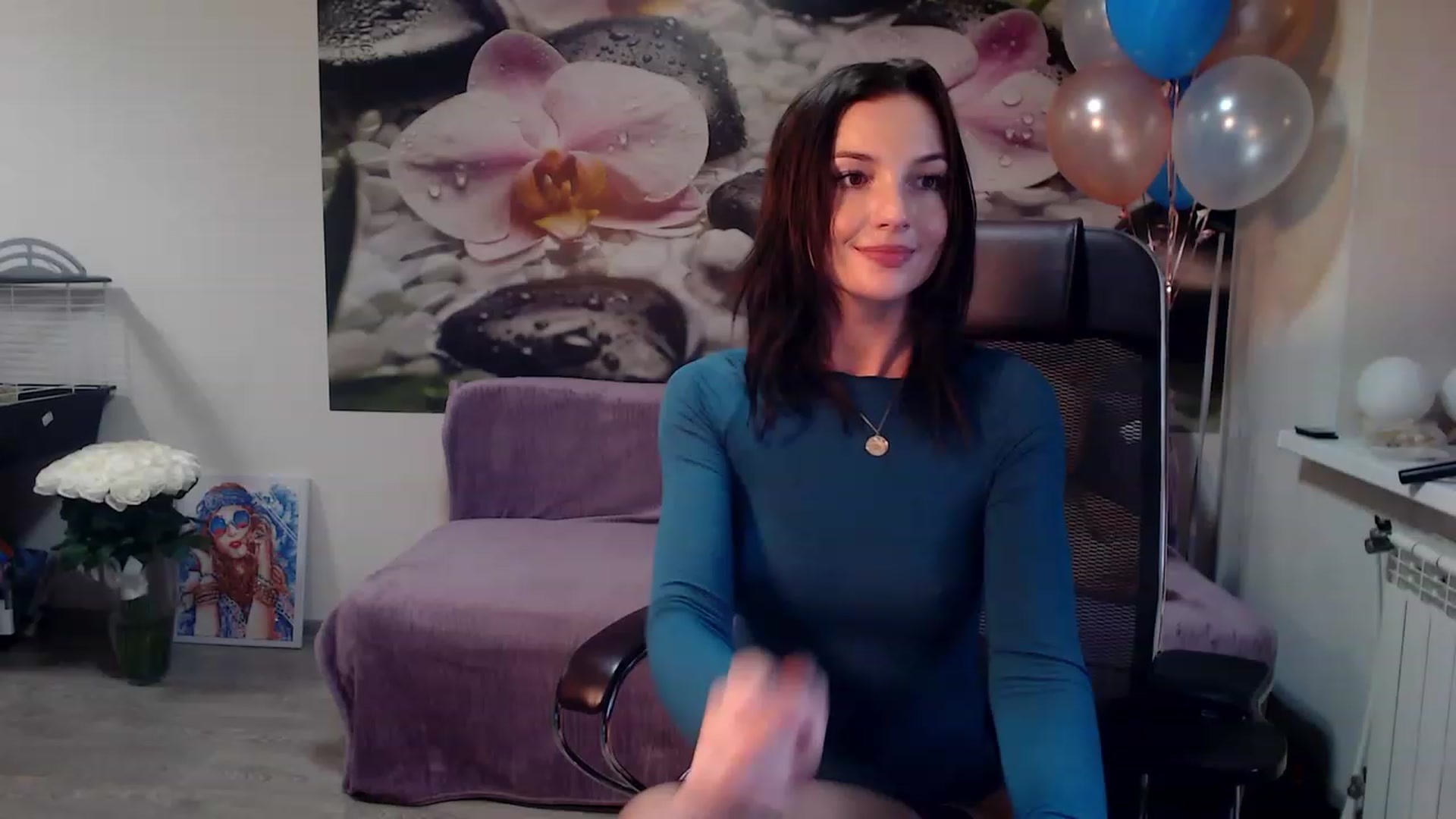 Gallery image thumbnail from HoneyIAmHome's myfreecams stream on, 12/07/2022, 09:03 image 7 of 20