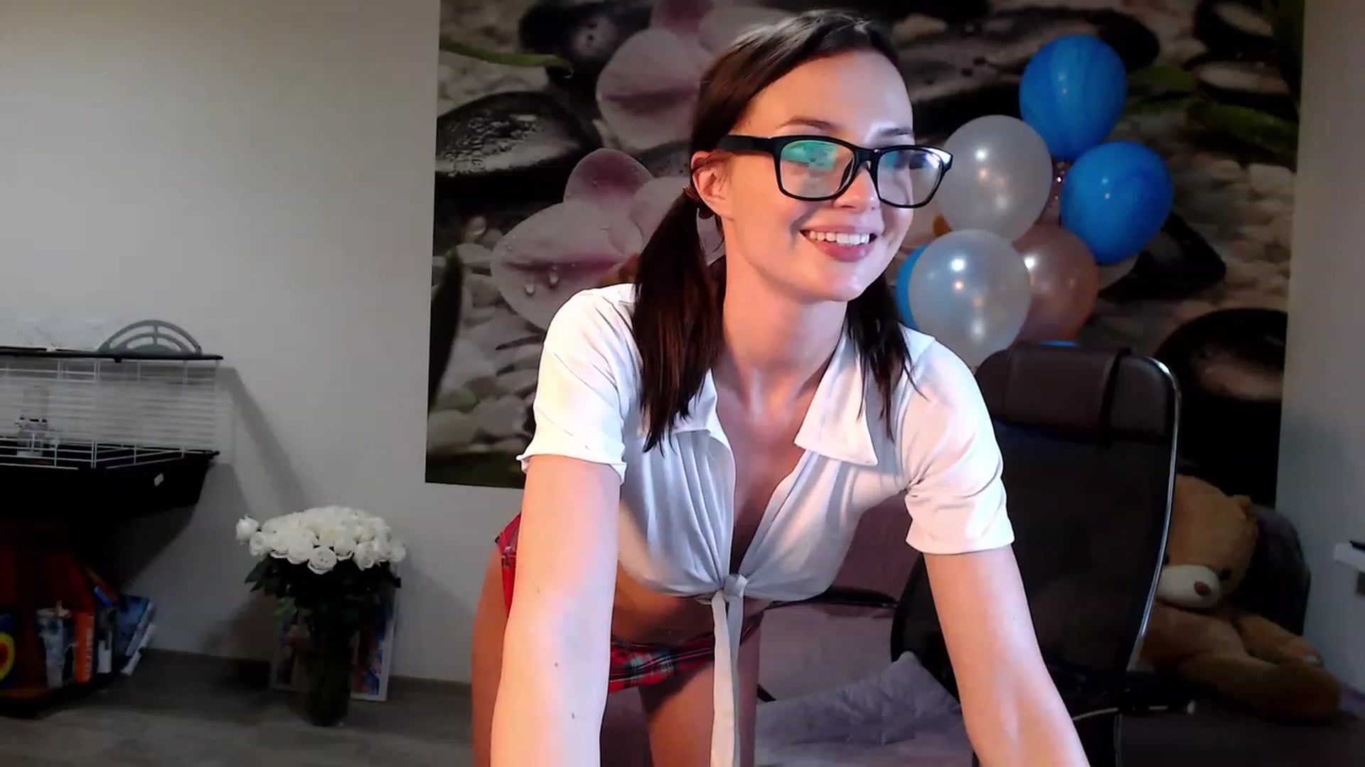 Gallery image thumbnail from HoneyIAmHome's myfreecams stream on, 12/08/2022, 08:53 image 16 of 20