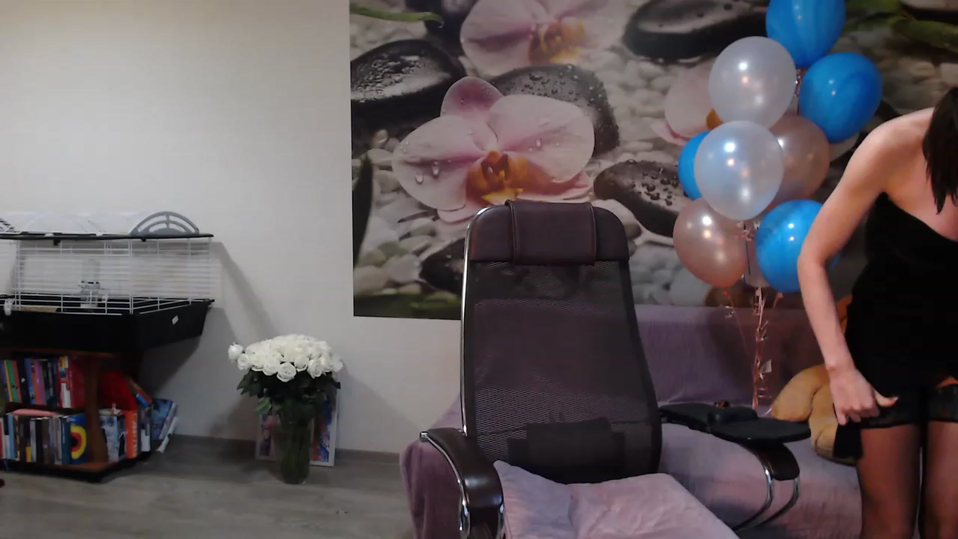 Gallery image thumbnail from HoneyIAmHome's myfreecams stream on, 12/08/2022, 09:17 image 4 of 20