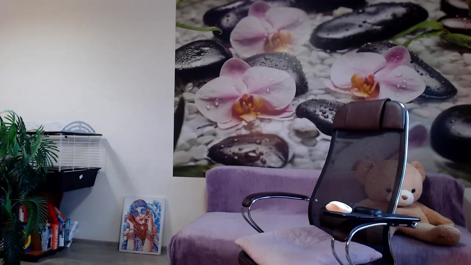 Gallery image thumbnail from HoneyIAmHome's myfreecams stream on, 12/12/2022, 05:24 image 9 of 20