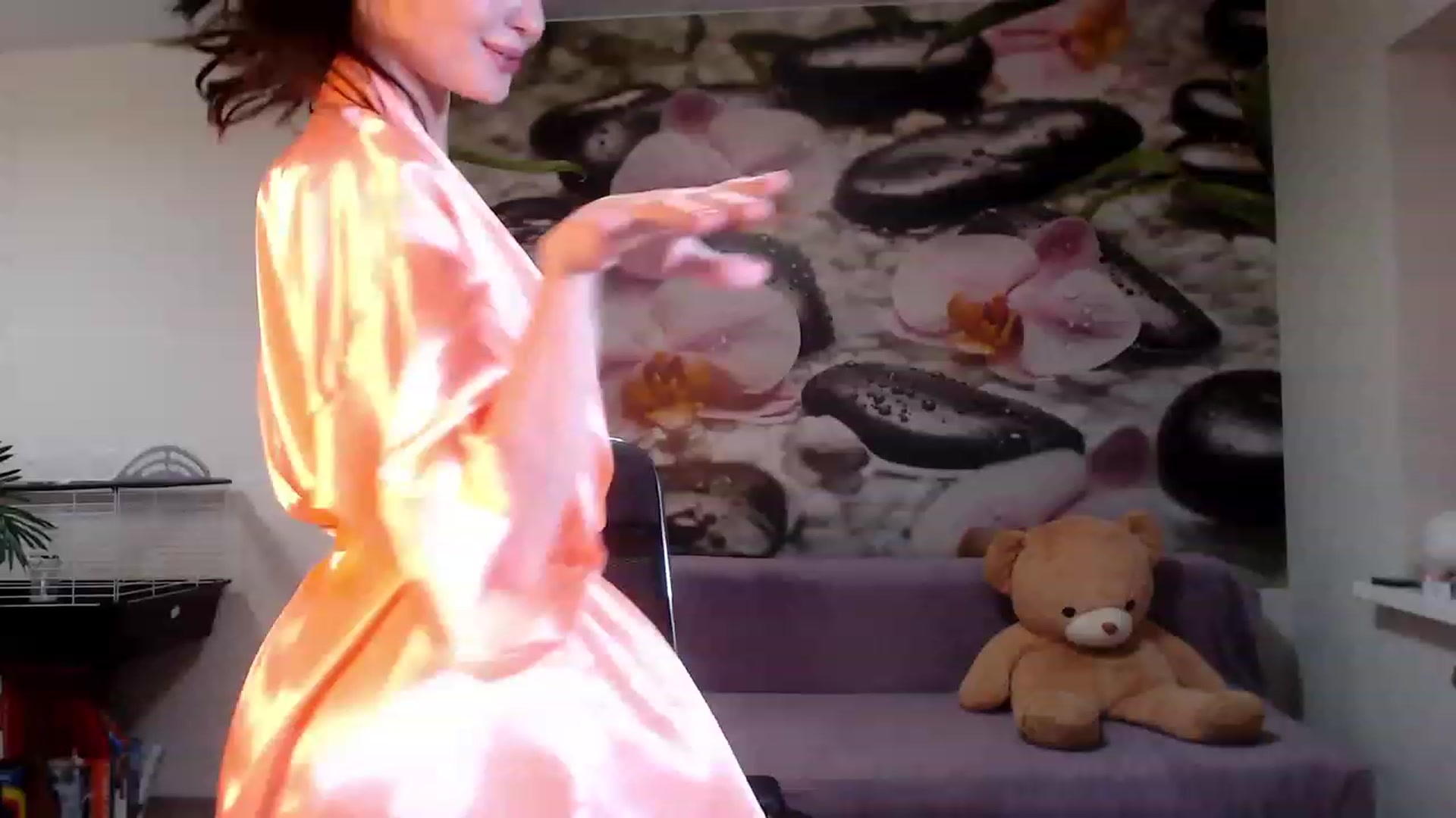 Gallery image thumbnail from HoneyIAmHome's myfreecams stream on, 12/17/2022, 08:11 image 8 of 20