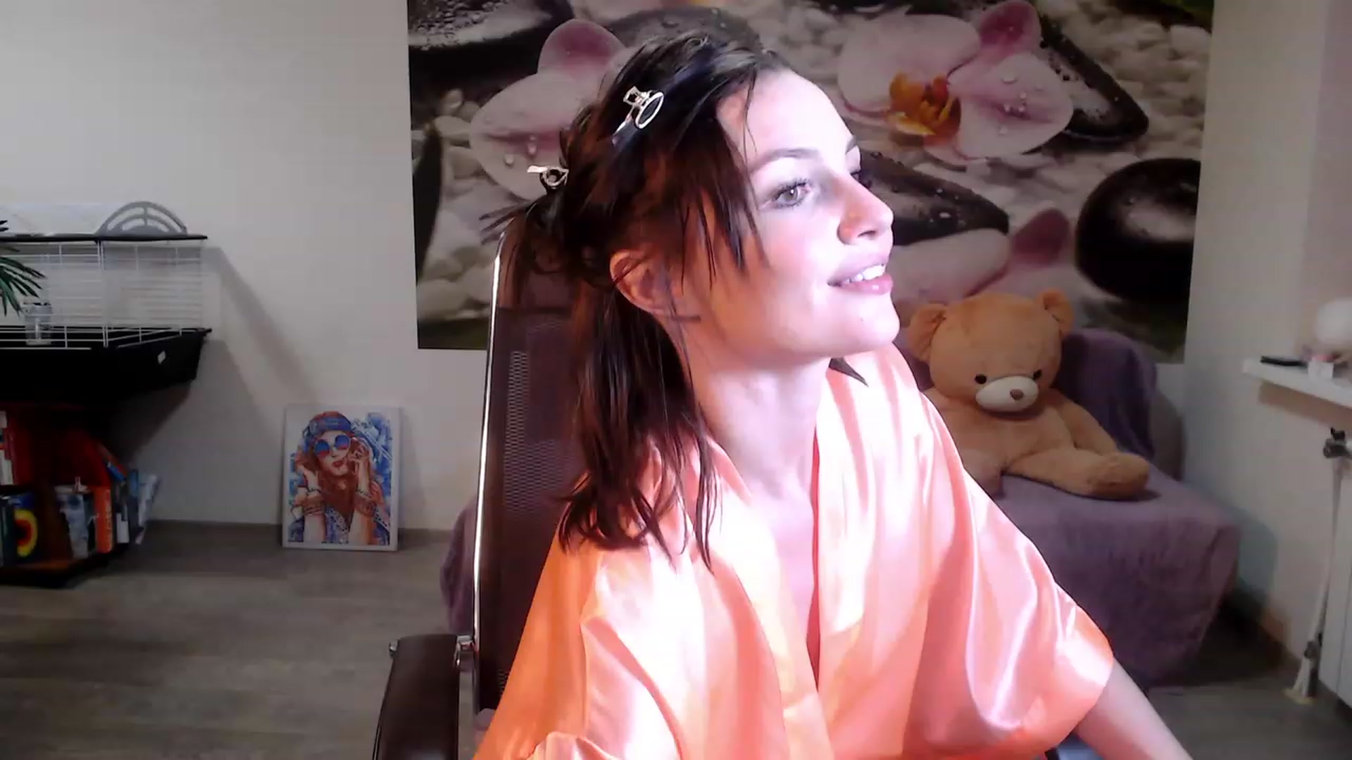 Gallery image thumbnail from HoneyIAmHome's myfreecams stream on, 12/17/2022, 08:11 image 16 of 20