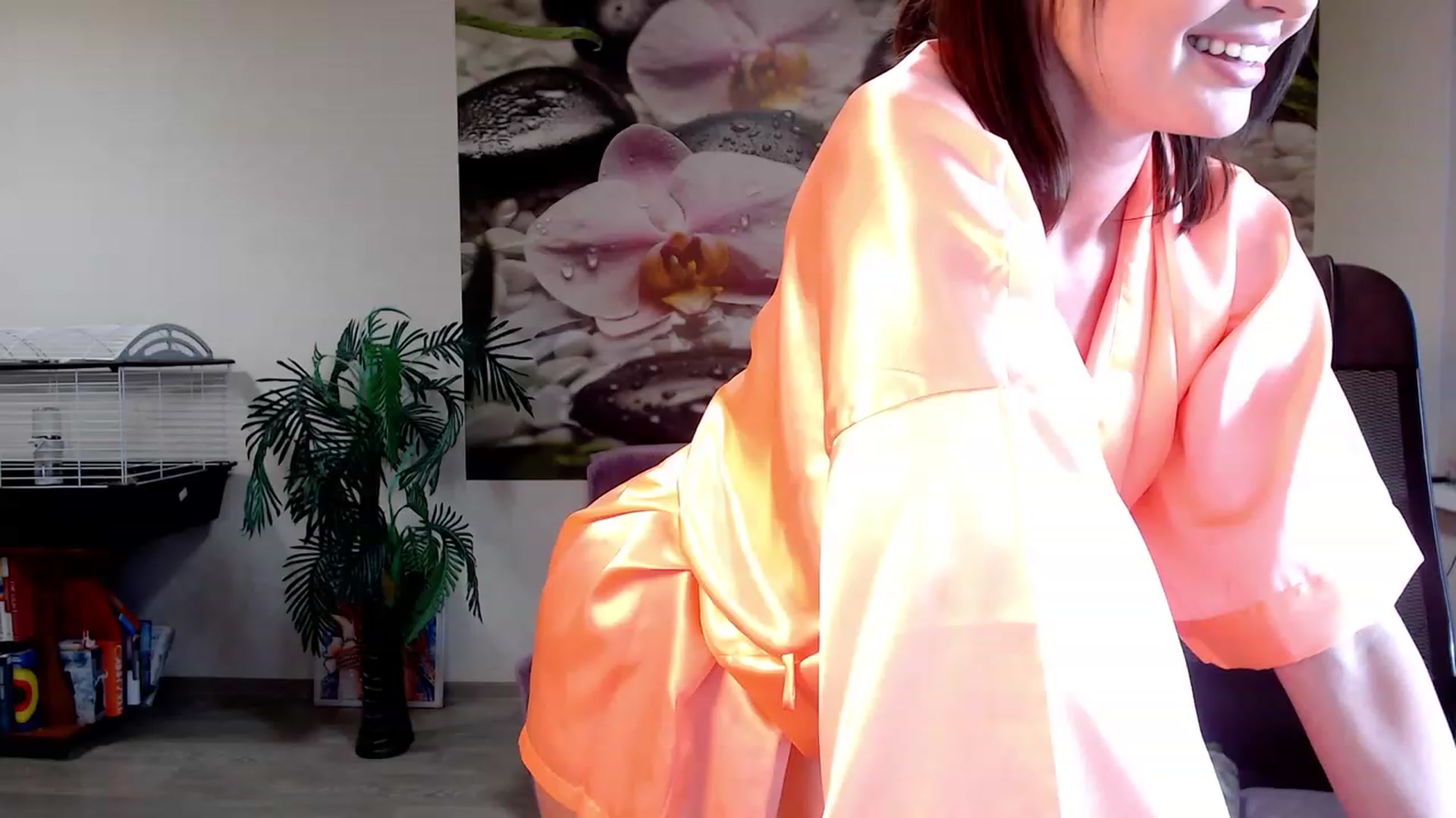 Gallery image thumbnail from HoneyIAmHome's myfreecams stream on, 12/18/2022, 07:44 image 2 of 20