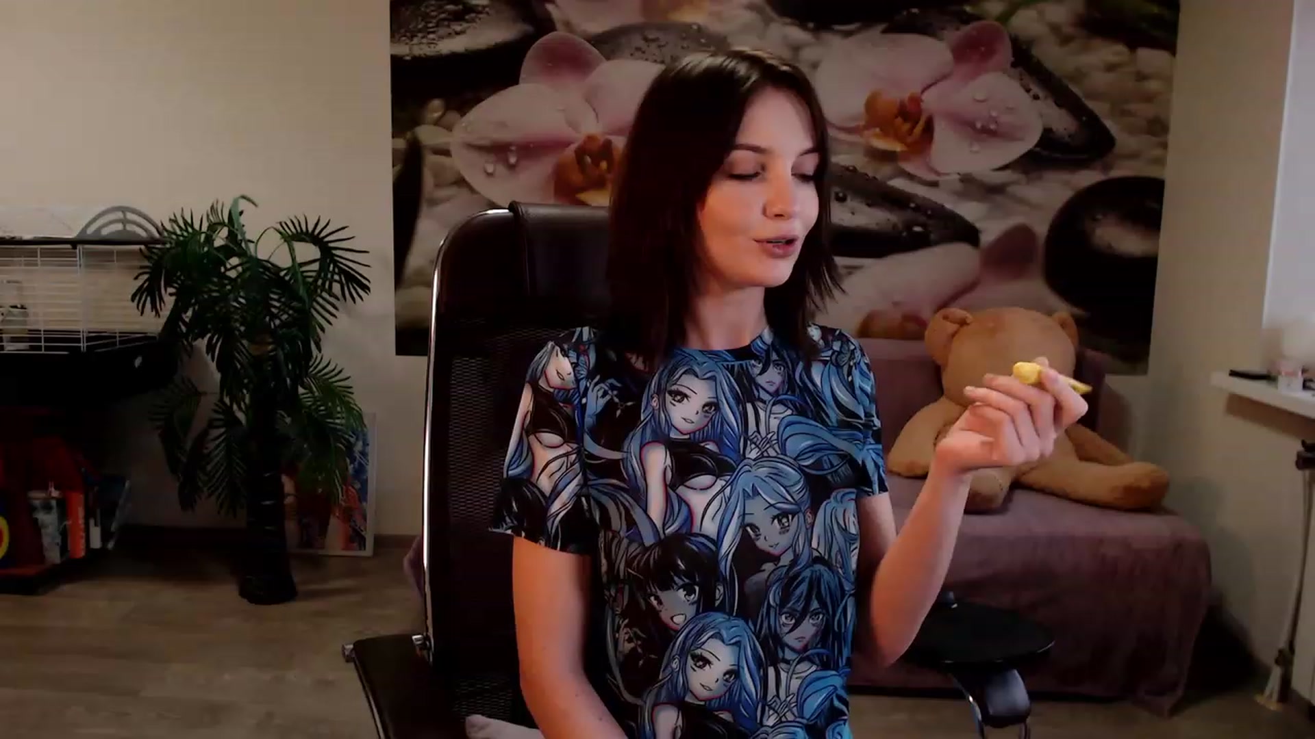 Gallery image thumbnail from HoneyIAmHome's myfreecams stream on, 12/21/2022, 06:42 image 17 of 20