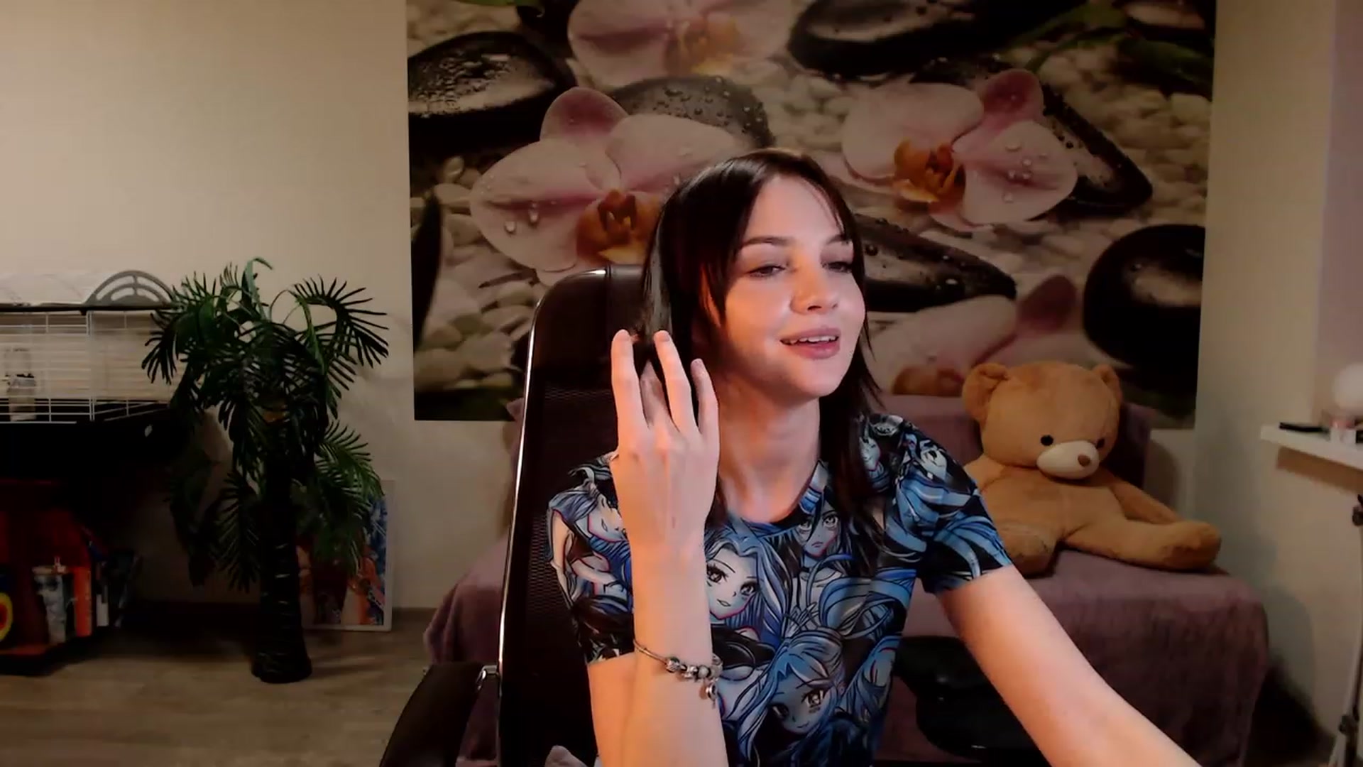Gallery image thumbnail from HoneyIAmHome's myfreecams stream on, 12/21/2022, 07:24 image 14 of 20