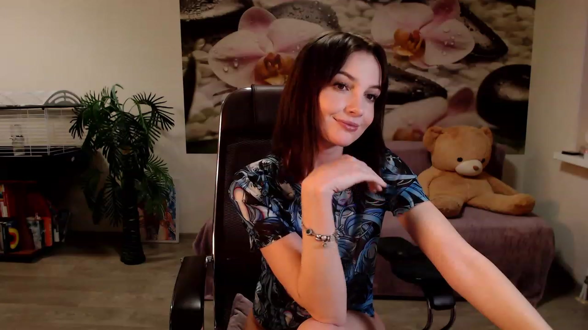 Gallery image thumbnail from HoneyIAmHome's myfreecams stream on, 12/21/2022, 07:24 image 20 of 20