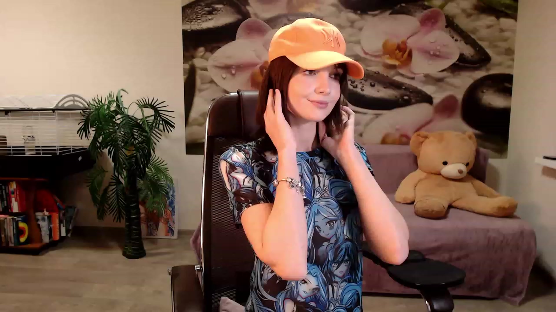 Gallery image thumbnail from HoneyIAmHome's myfreecams stream on, 12/21/2022, 08:23 image 3 of 20