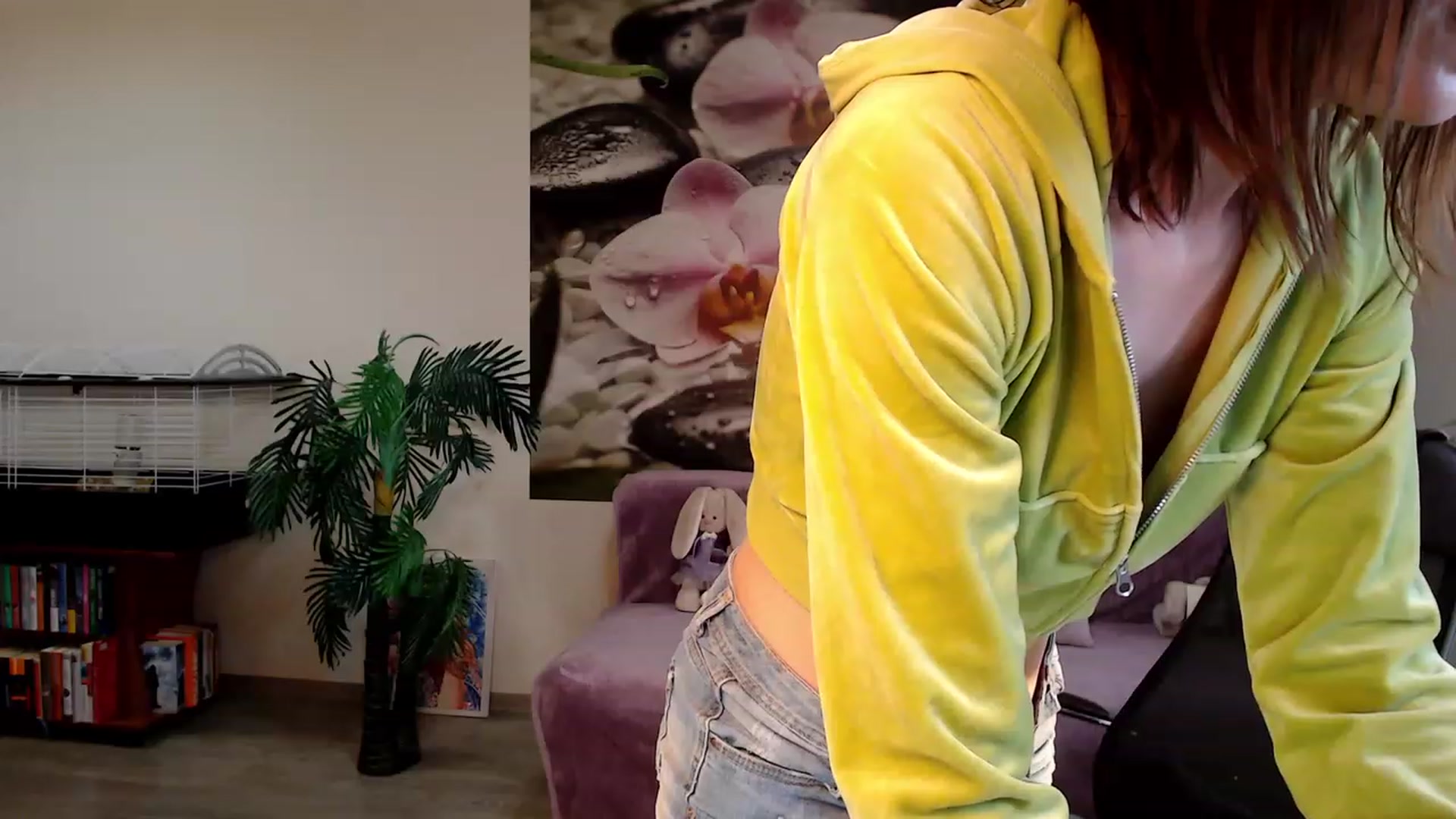 Gallery image thumbnail from HoneyIAmHome's myfreecams stream on, 01/12/2023, 06:49 image 19 of 20
