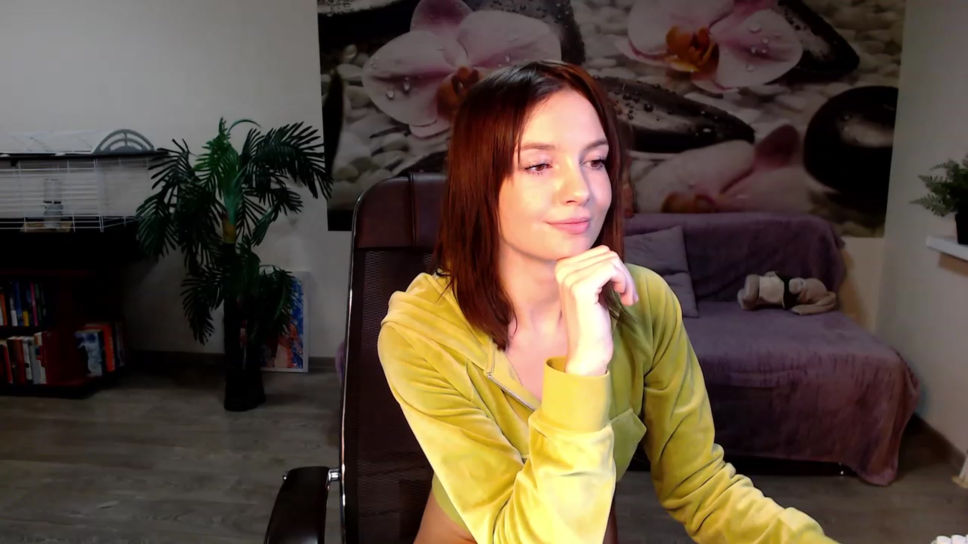 Gallery image thumbnail from HoneyIAmHome's myfreecams stream on, 01/12/2023, 08:13 image 14 of 20