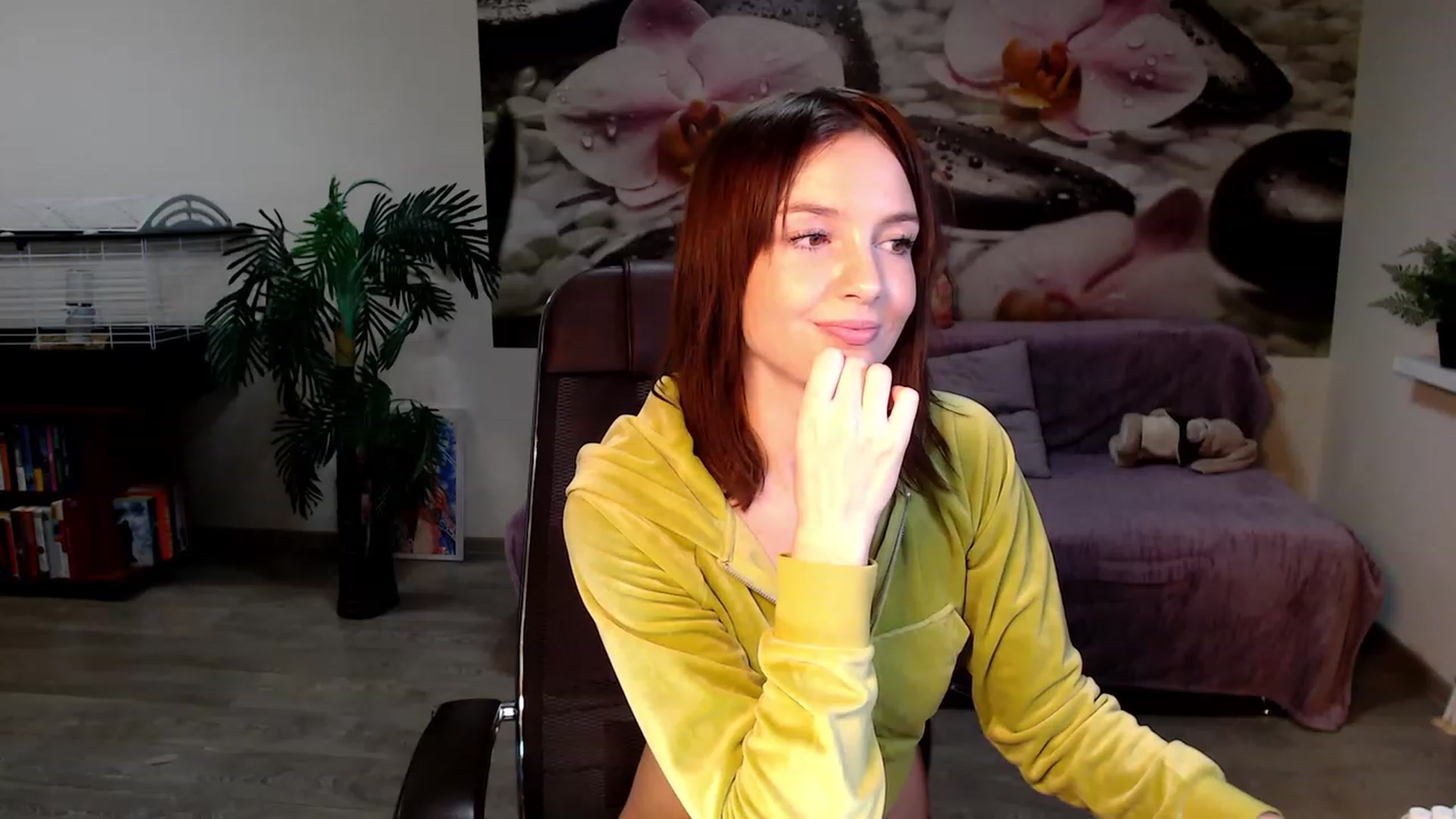 Gallery image thumbnail from HoneyIAmHome's myfreecams stream on, 01/12/2023, 08:13 image 15 of 20