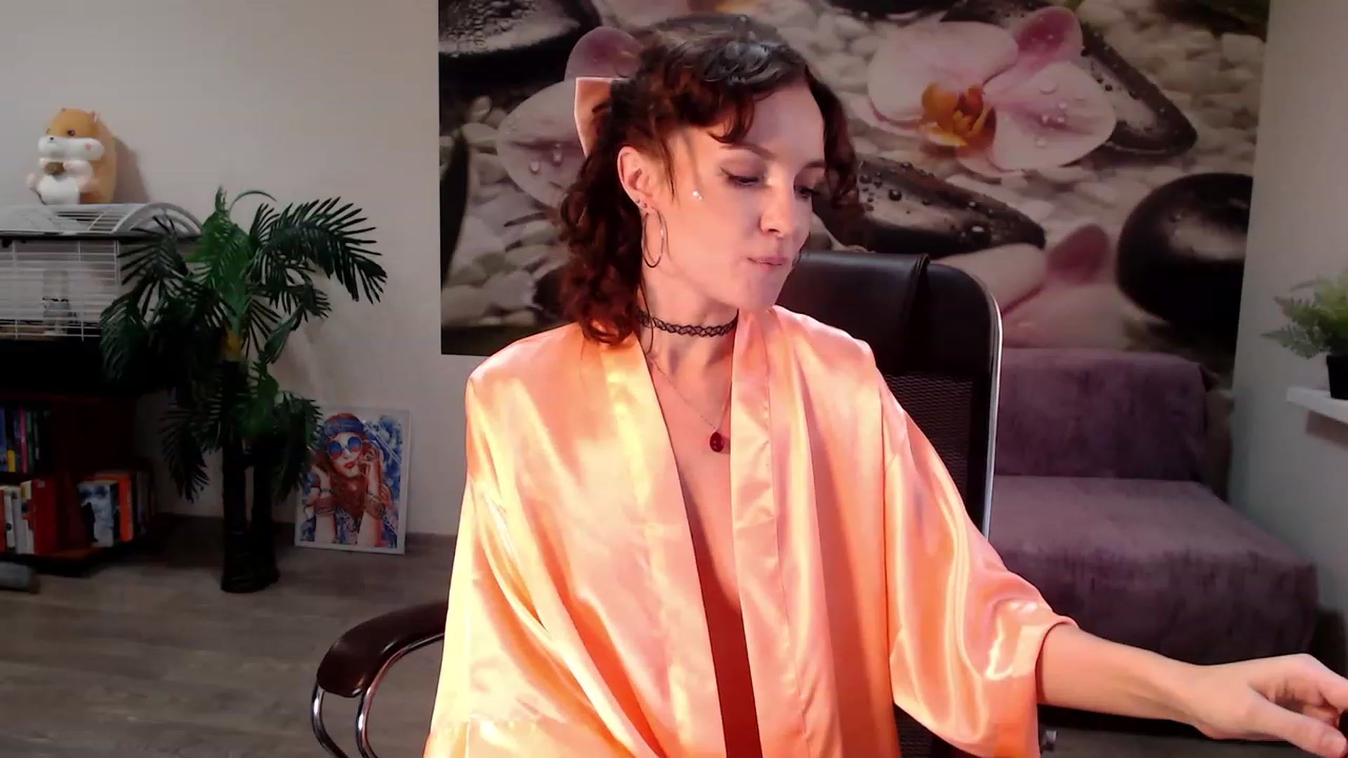 Gallery image thumbnail from HoneyIAmHome's myfreecams stream on, 01/16/2023, 08:10 image 15 of 20