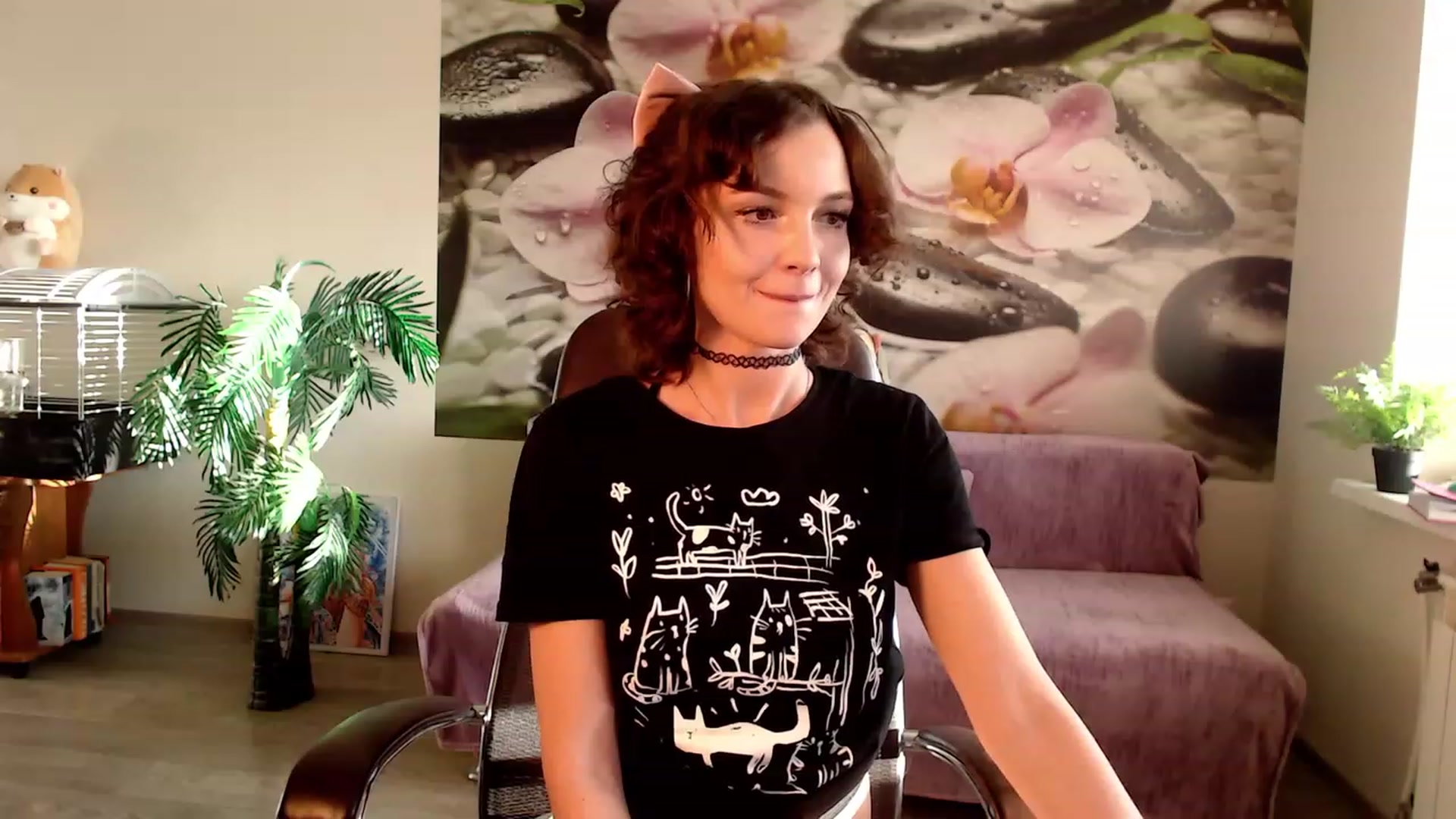 Gallery image thumbnail from HoneyIAmHome's myfreecams stream on, 01/16/2023, 08:10 image 7 of 20