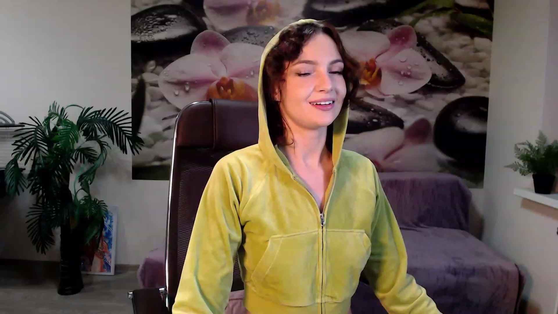 Gallery image thumbnail from HoneyIAmHome's myfreecams stream on, 01/22/2023, 08:08 image 19 of 20
