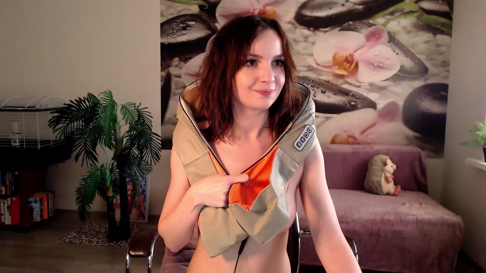 Gallery image thumbnail from HoneyIAmHome's myfreecams stream on, 02/04/2023, 08:13 image 6 of 20