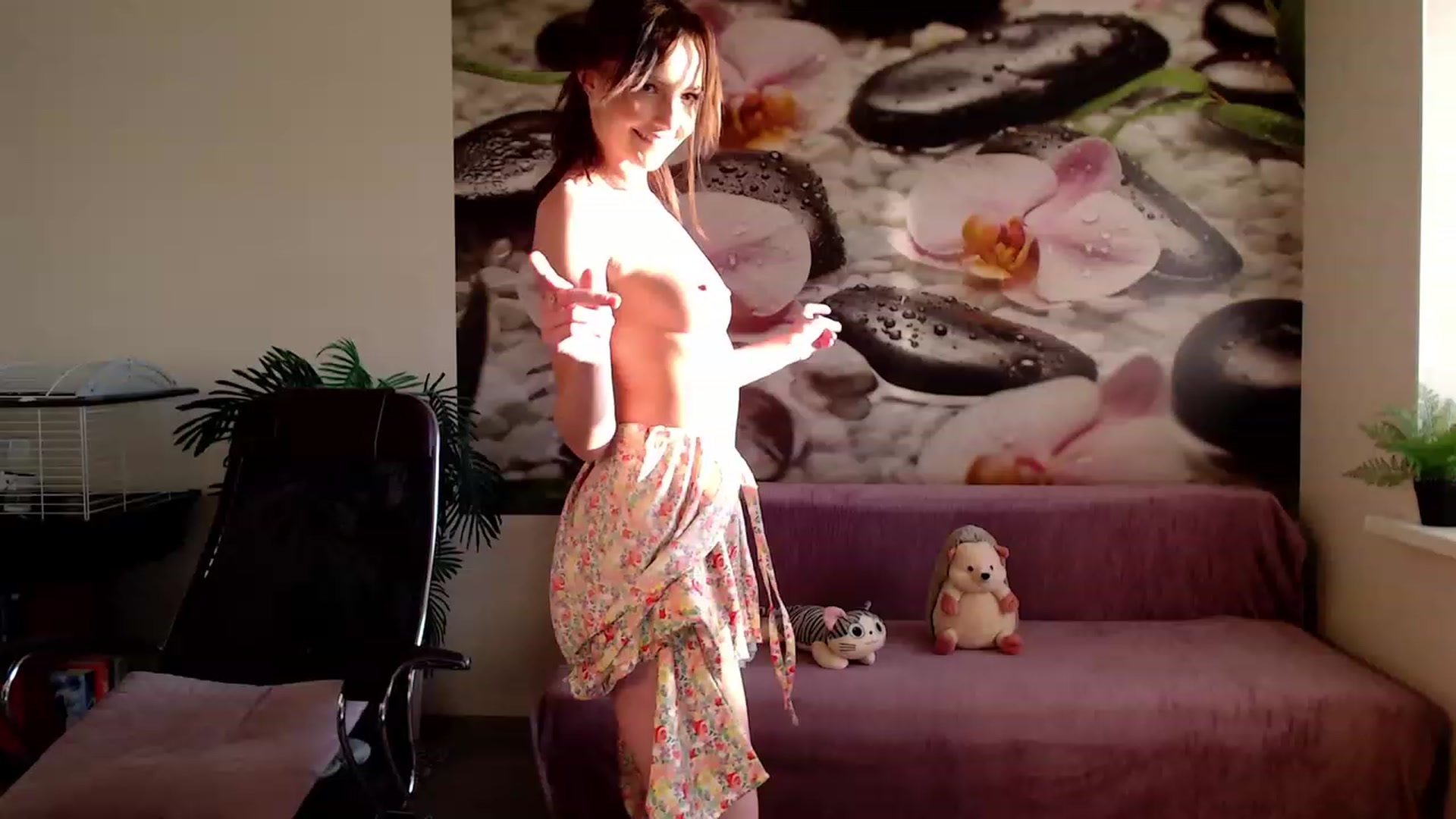 Gallery image thumbnail from HoneyIAmHome's myfreecams stream on, 02/06/2023, 08:23 image 16 of 20