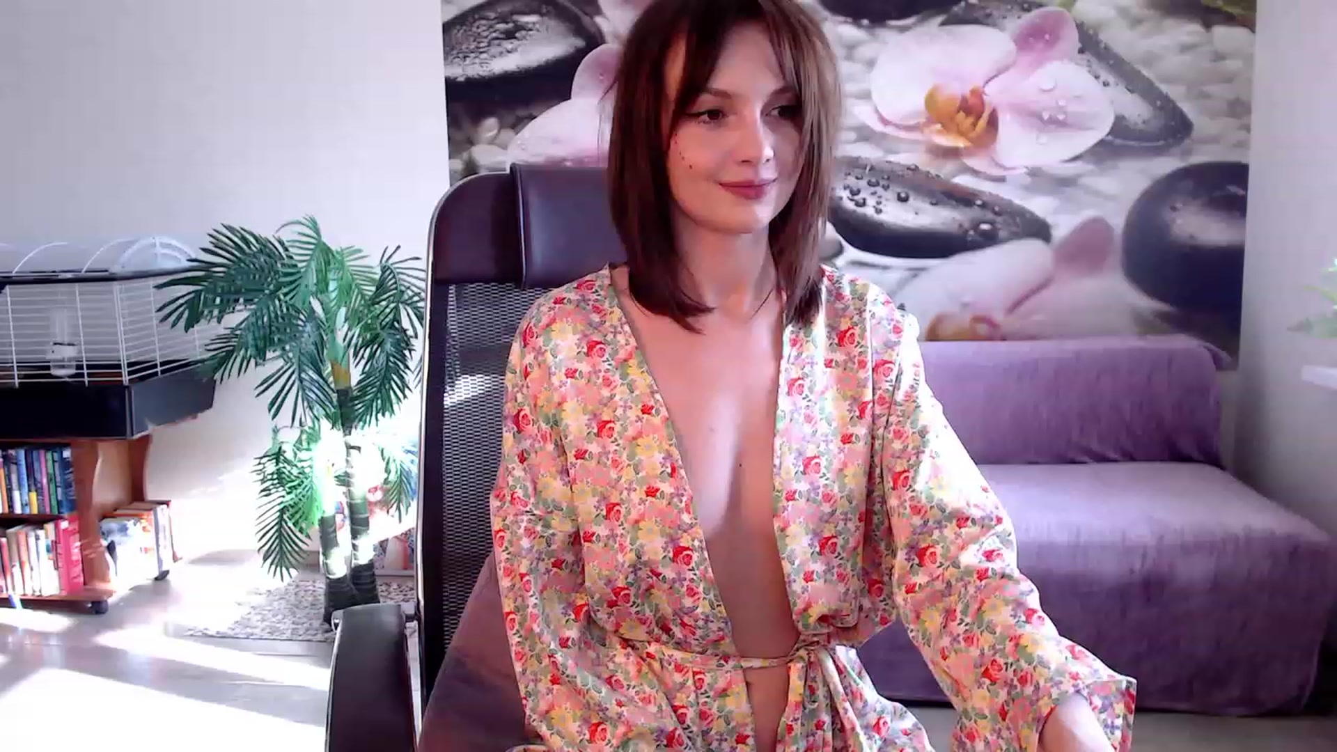 Gallery image thumbnail from HoneyIAmHome's myfreecams stream on, 02/08/2023, 05:54 image 10 of 20