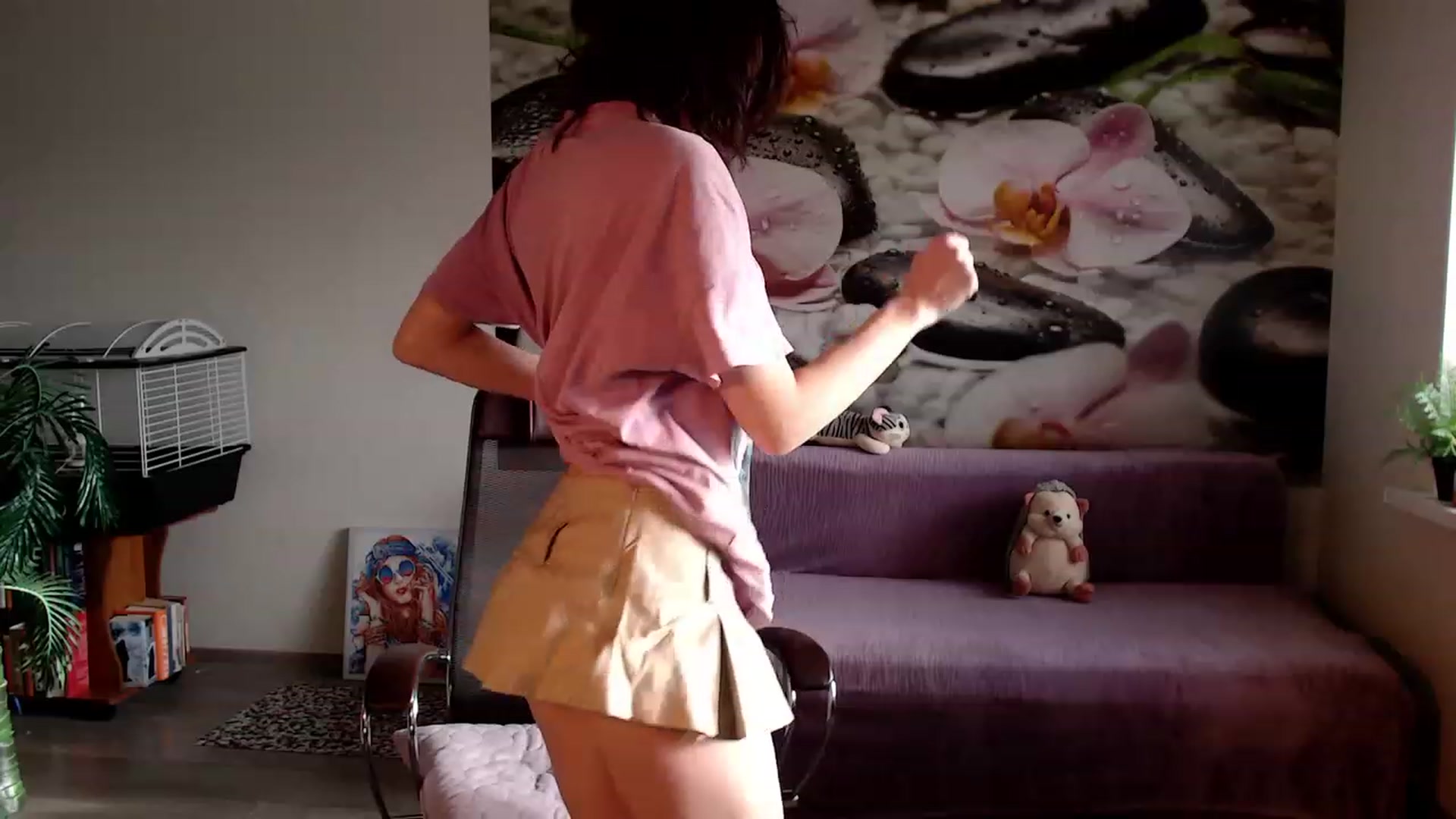 Gallery image thumbnail from HoneyIAmHome's myfreecams stream on, 02/13/2023, 07:17 image 14 of 20