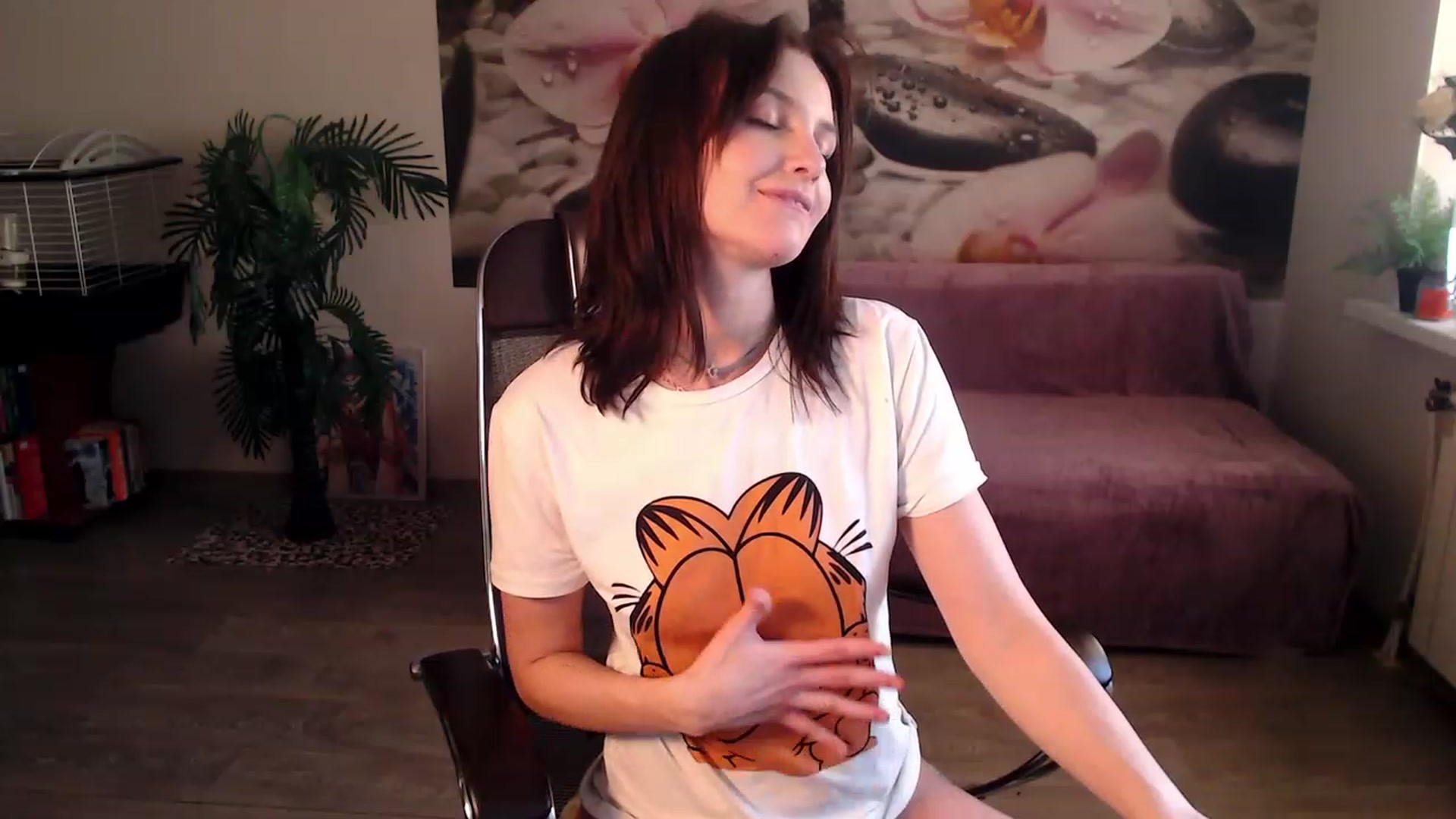 Gallery image thumbnail from HoneyIAmHome's myfreecams stream on, 02/15/2023, 08:01 image 20 of 20
