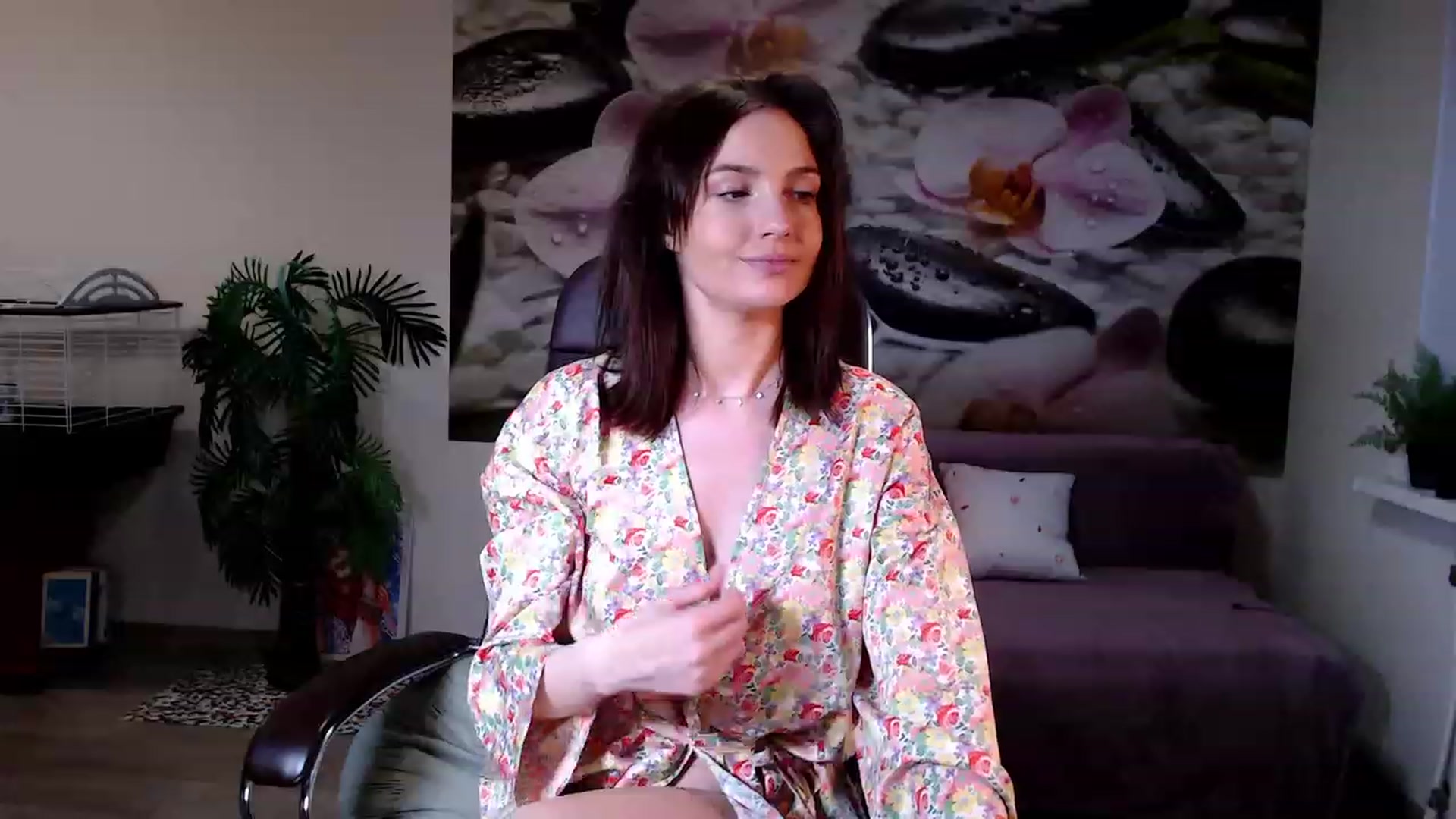Gallery image thumbnail from HoneyIAmHome's myfreecams stream on, 03/01/2023, 09:07 image 11 of 20