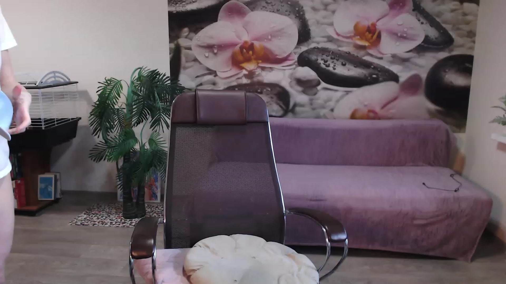 Gallery image thumbnail from HoneyIAmHome's myfreecams stream on, 03/09/2023, 08:25 image 6 of 20