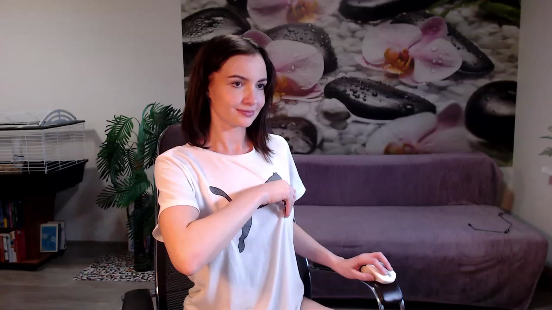 Gallery image thumbnail from HoneyIAmHome's myfreecams stream on, 03/09/2023, 08:25 image 2 of 20