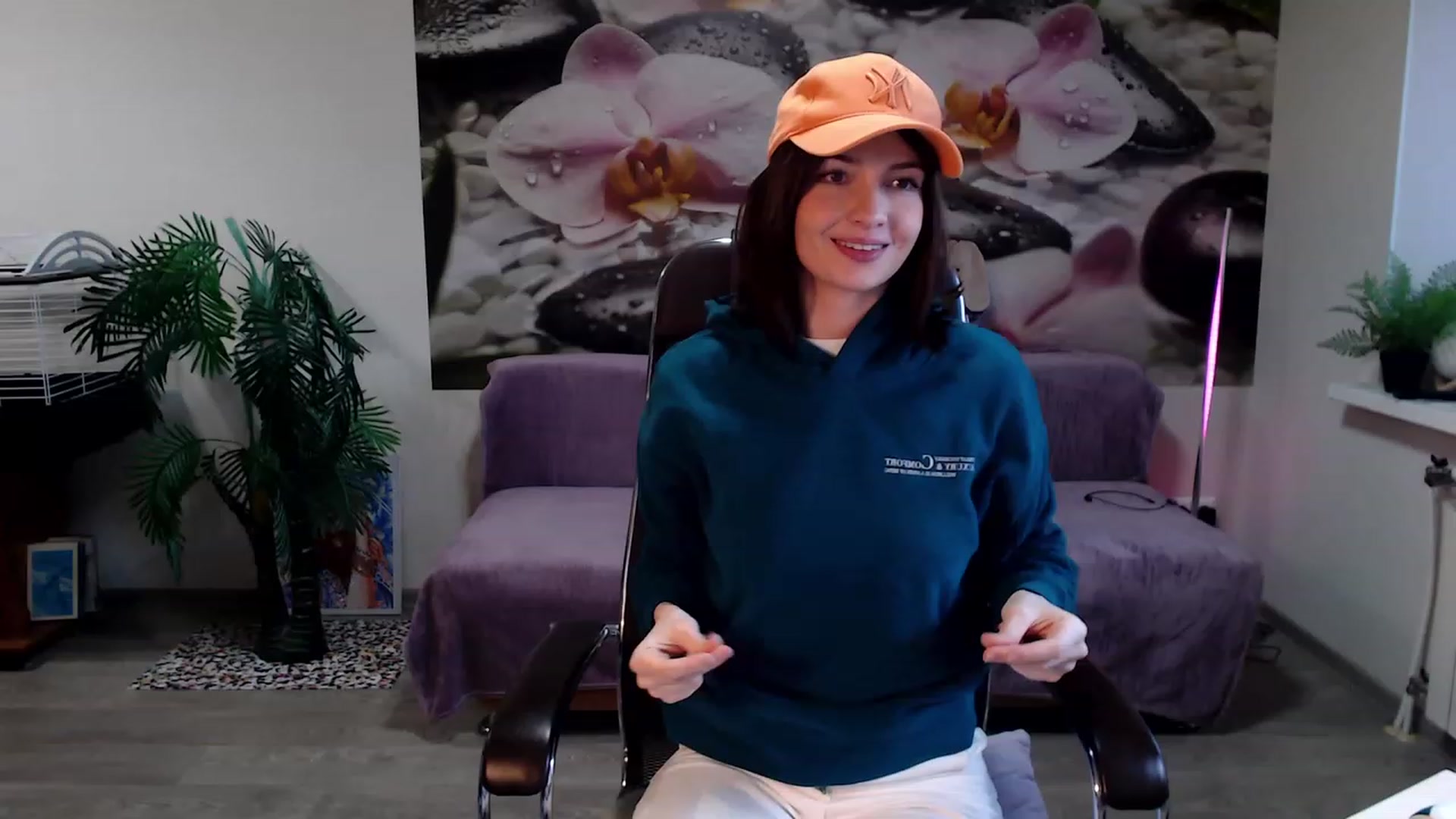 Gallery image thumbnail from HoneyIAmHome's myfreecams stream on, 03/15/2023, 08:23 image 6 of 20
