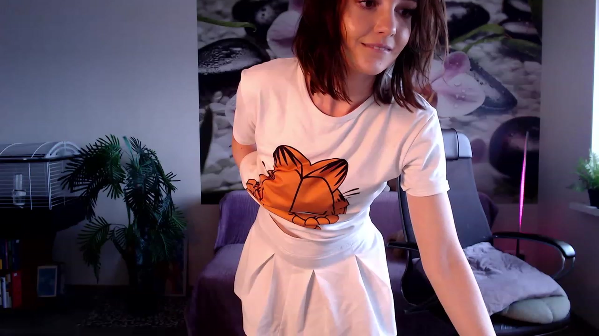 Gallery image thumbnail from HoneyIAmHome's myfreecams stream on, 03/16/2023, 07:01 image 11 of 20