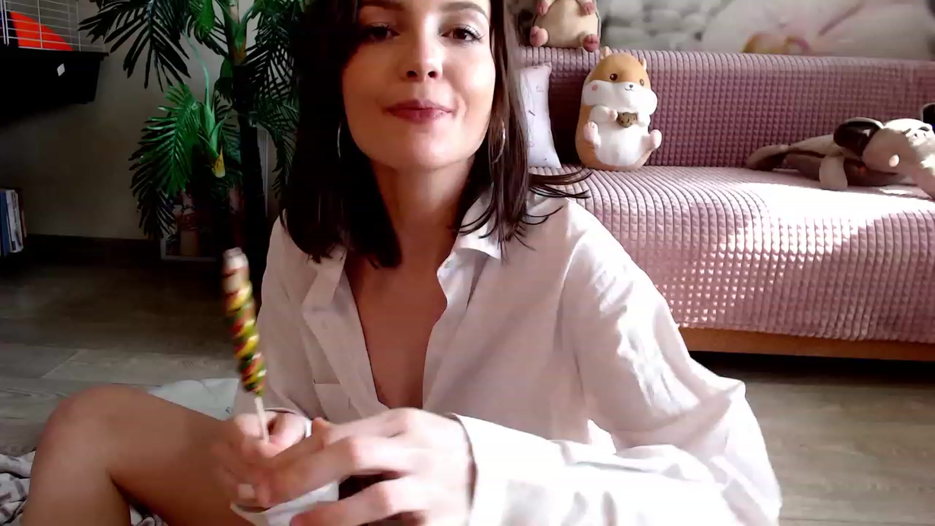 Gallery image thumbnail from HoneyIAmHome's myfreecams stream on, 03/26/2023, 08:08 image 1 of 20