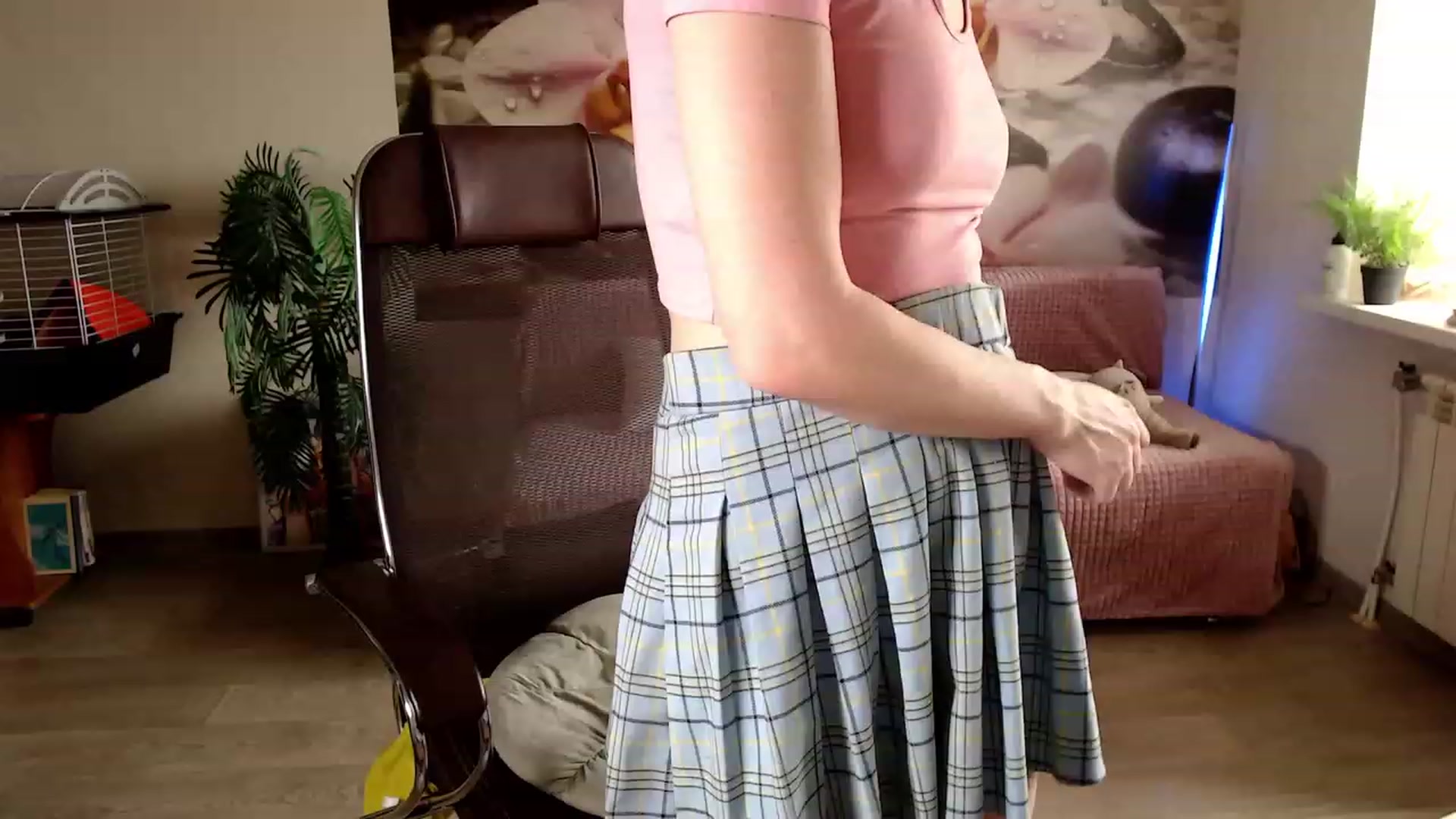Gallery image thumbnail from HoneyIAmHome's myfreecams stream on, 04/03/2023, 06:27 image 4 of 20