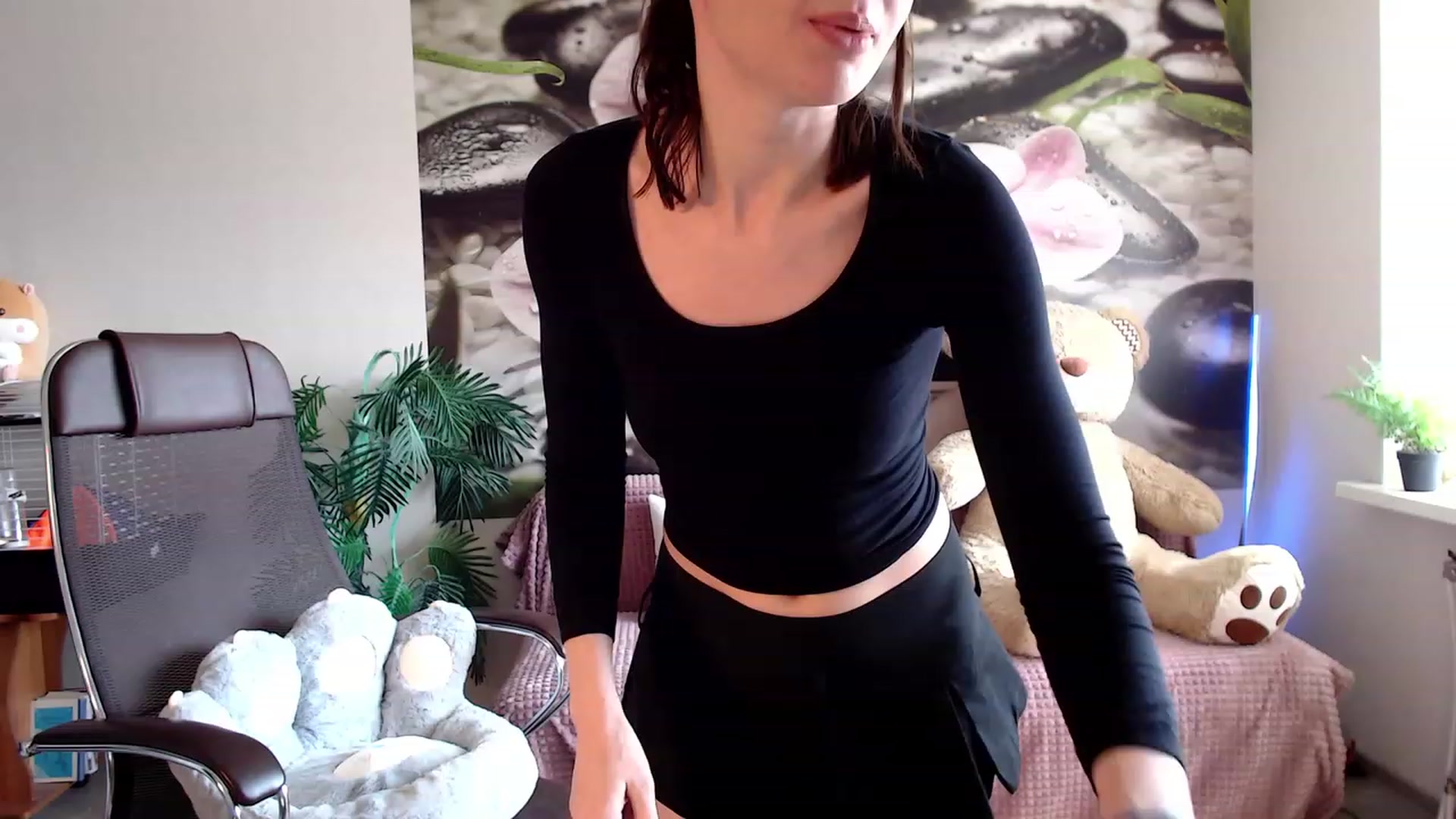 Gallery image thumbnail from HoneyIAmHome's myfreecams stream on, 04/09/2023, 04:59 image 15 of 20