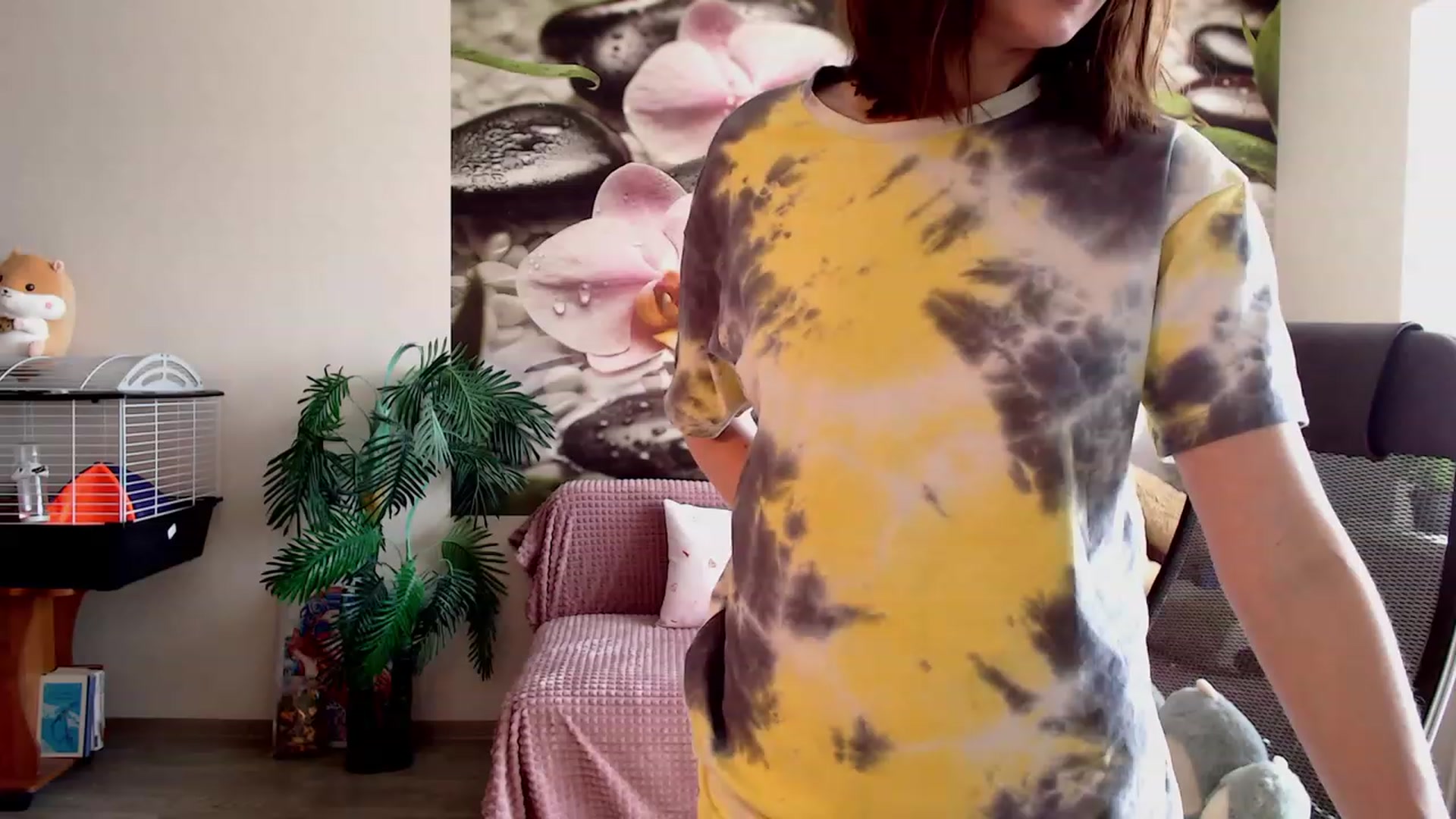 Gallery image thumbnail from HoneyIAmHome's myfreecams stream on, 04/09/2023, 06:54 image 12 of 20
