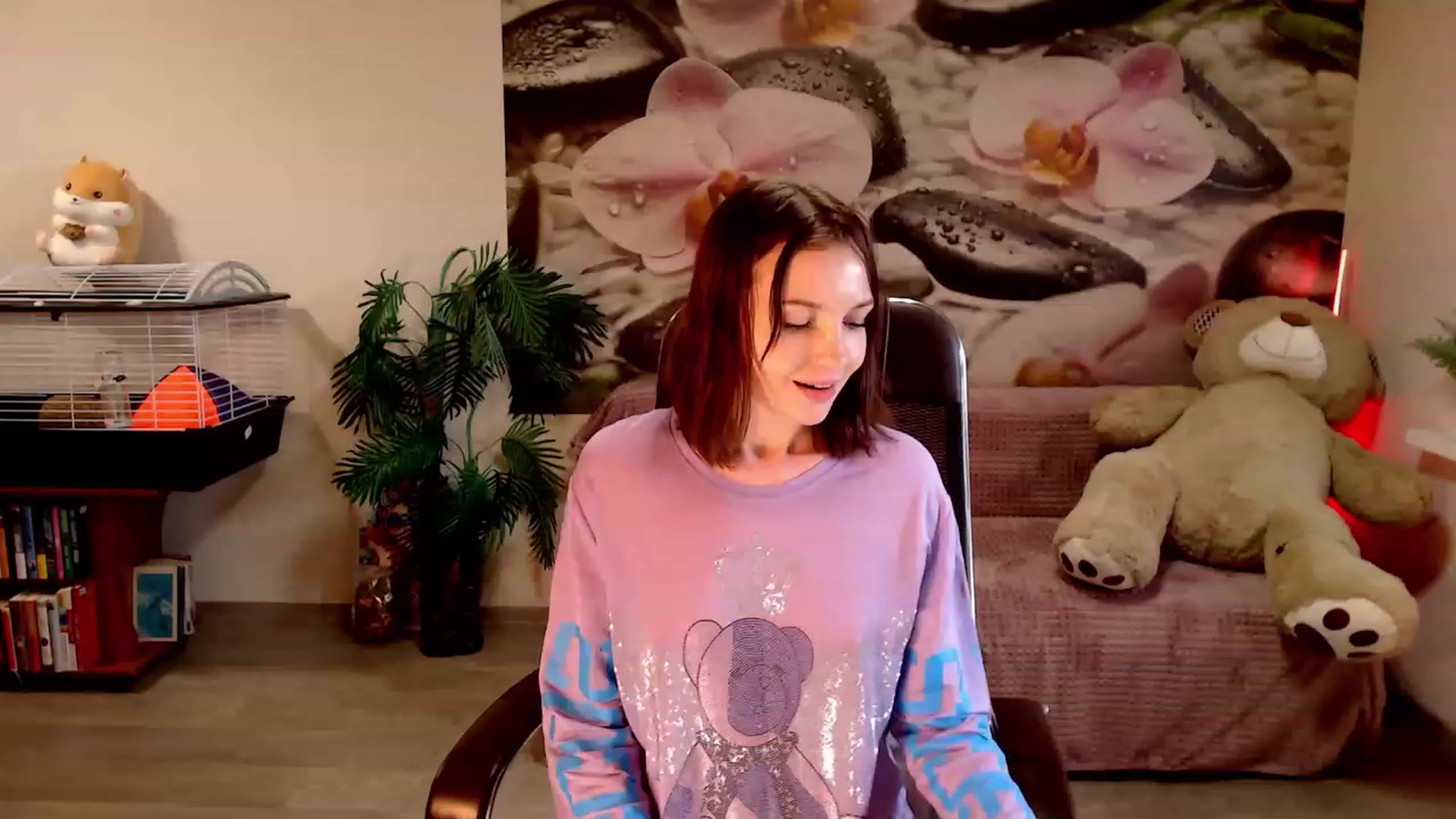 Gallery image thumbnail from HoneyIAmHome's myfreecams stream on, 04/09/2023, 09:06 image 18 of 20