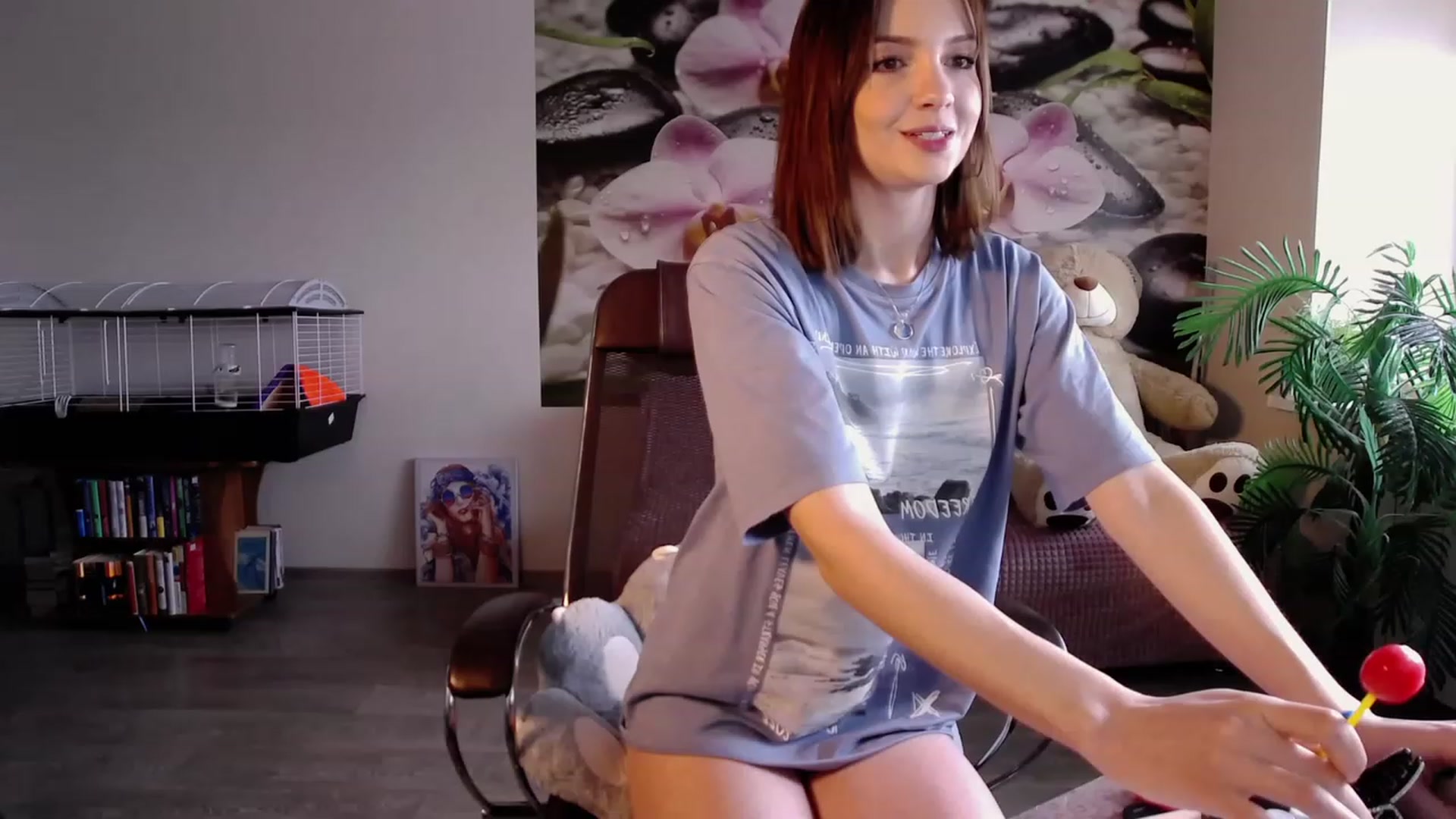Gallery image thumbnail from HoneyIAmHome's myfreecams stream on, 04/19/2023, 05:20 image 1 of 20