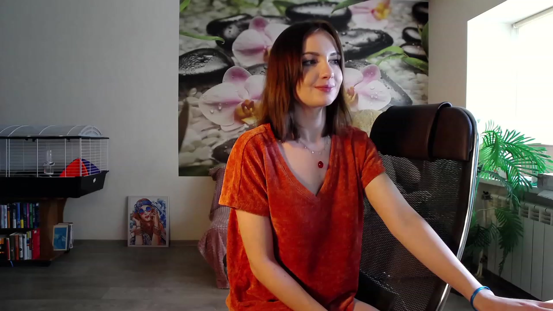 Gallery image thumbnail from HoneyIAmHome's myfreecams stream on, 04/26/2023, 09:25 image 4 of 20