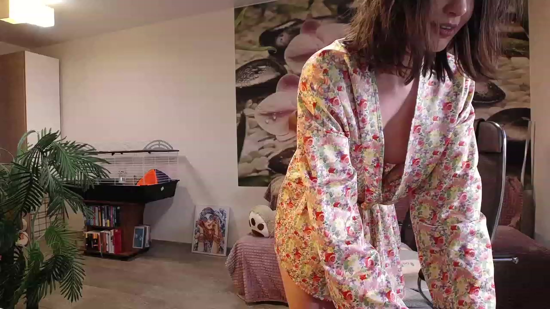 Gallery image thumbnail from HoneyIAmHome's myfreecams stream on, 04/30/2023, 09:45 image 10 of 20