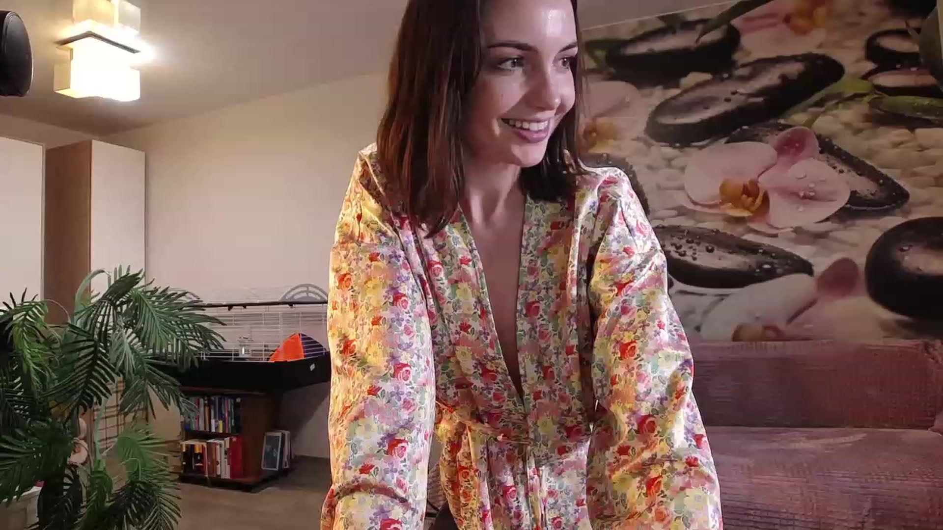 Gallery image thumbnail from HoneyIAmHome's myfreecams stream on, 04/30/2023, 09:45 image 5 of 20