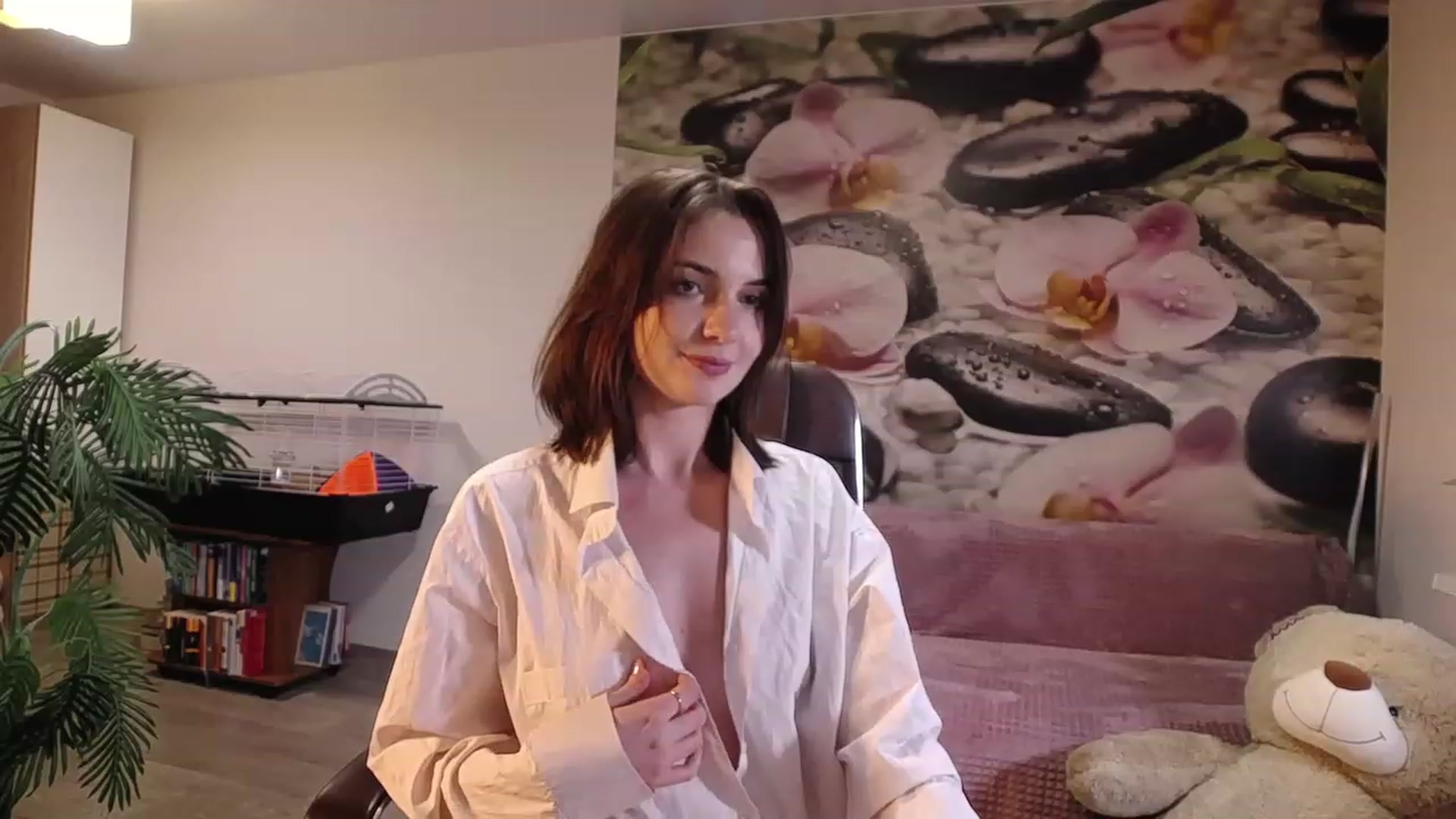 Gallery image thumbnail from HoneyIAmHome's myfreecams stream on, 04/30/2023, 09:45 image 19 of 20