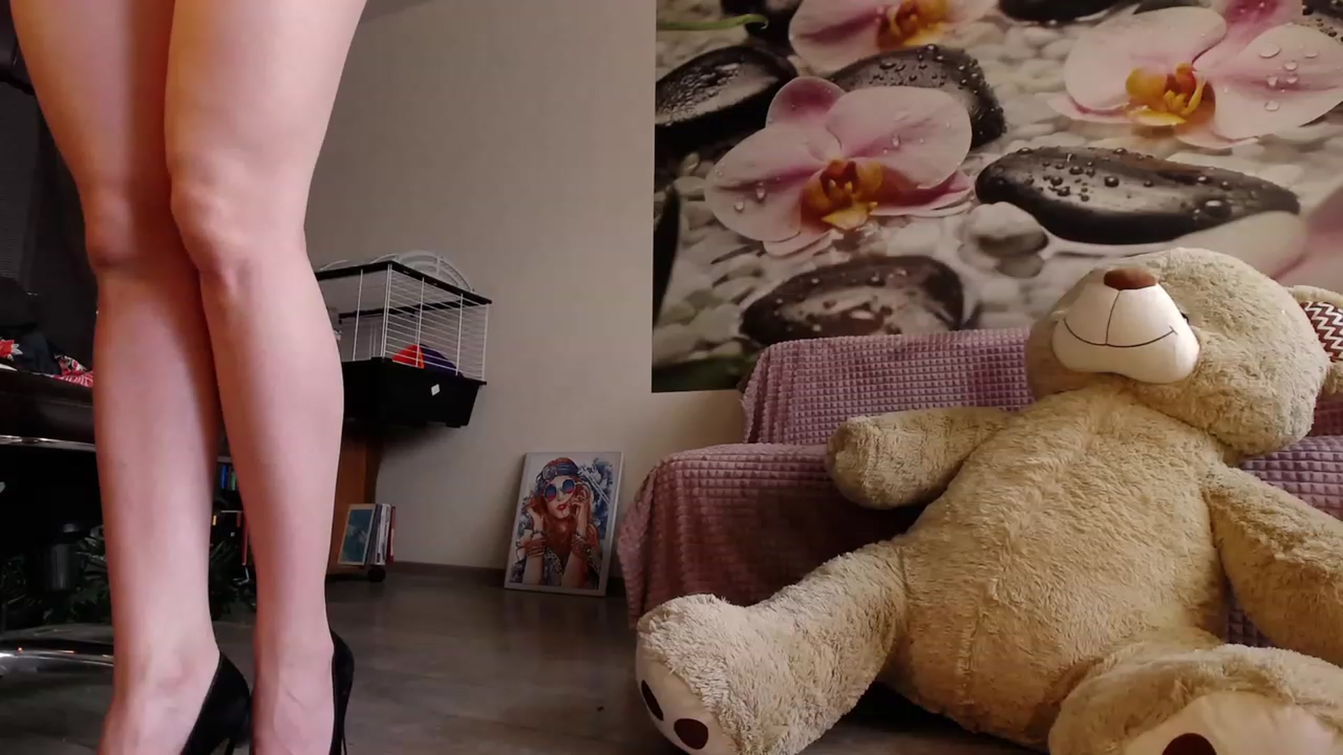 Gallery image thumbnail from HoneyIAmHome's myfreecams stream on, 05/04/2023, 08:17 image 13 of 20