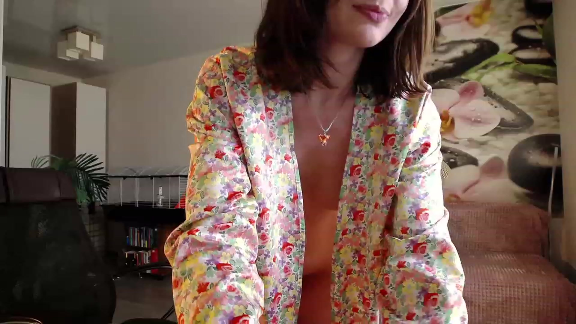 Gallery image thumbnail from HoneyIAmHome's myfreecams stream on, 05/07/2023, 10:12 image 11 of 20