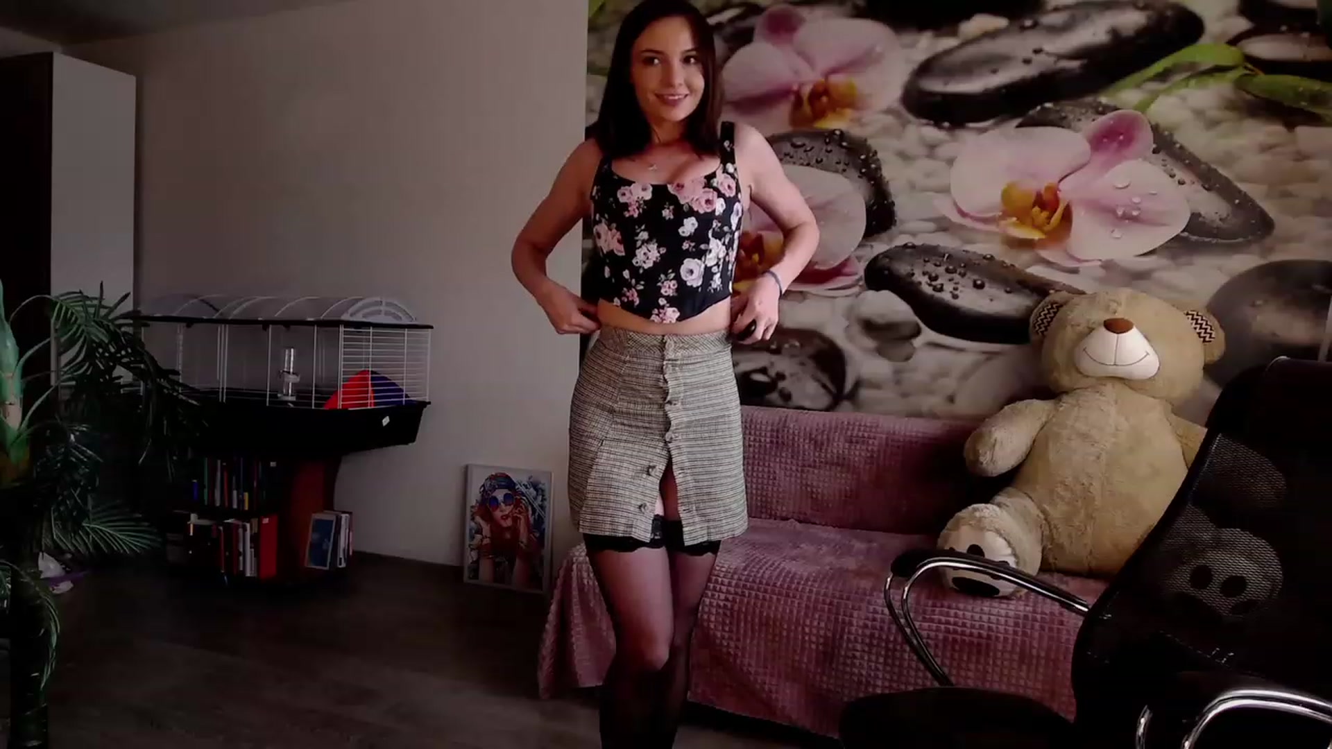 Gallery image thumbnail from HoneyIAmHome's myfreecams stream on, 05/13/2023, 09:03 image 19 of 20