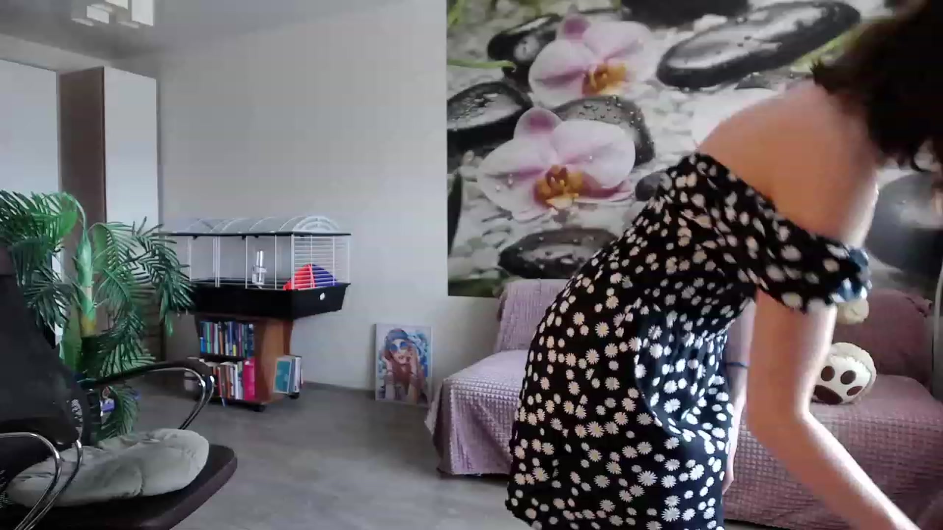 Gallery image thumbnail from HoneyIAmHome's myfreecams stream on, 05/15/2023, 05:59 image 11 of 20