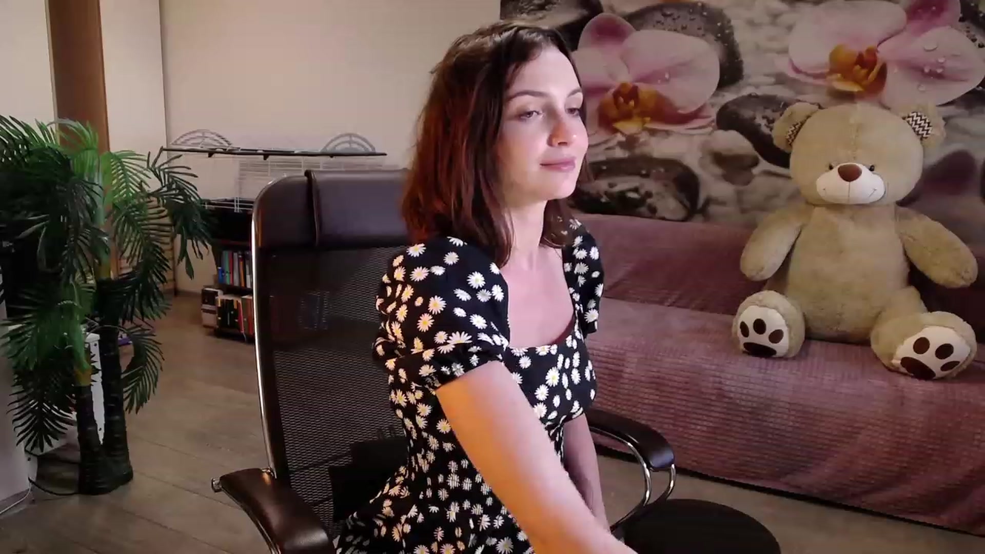 Gallery image thumbnail from HoneyIAmHome's myfreecams stream on, 05/15/2023, 09:04 image 20 of 20