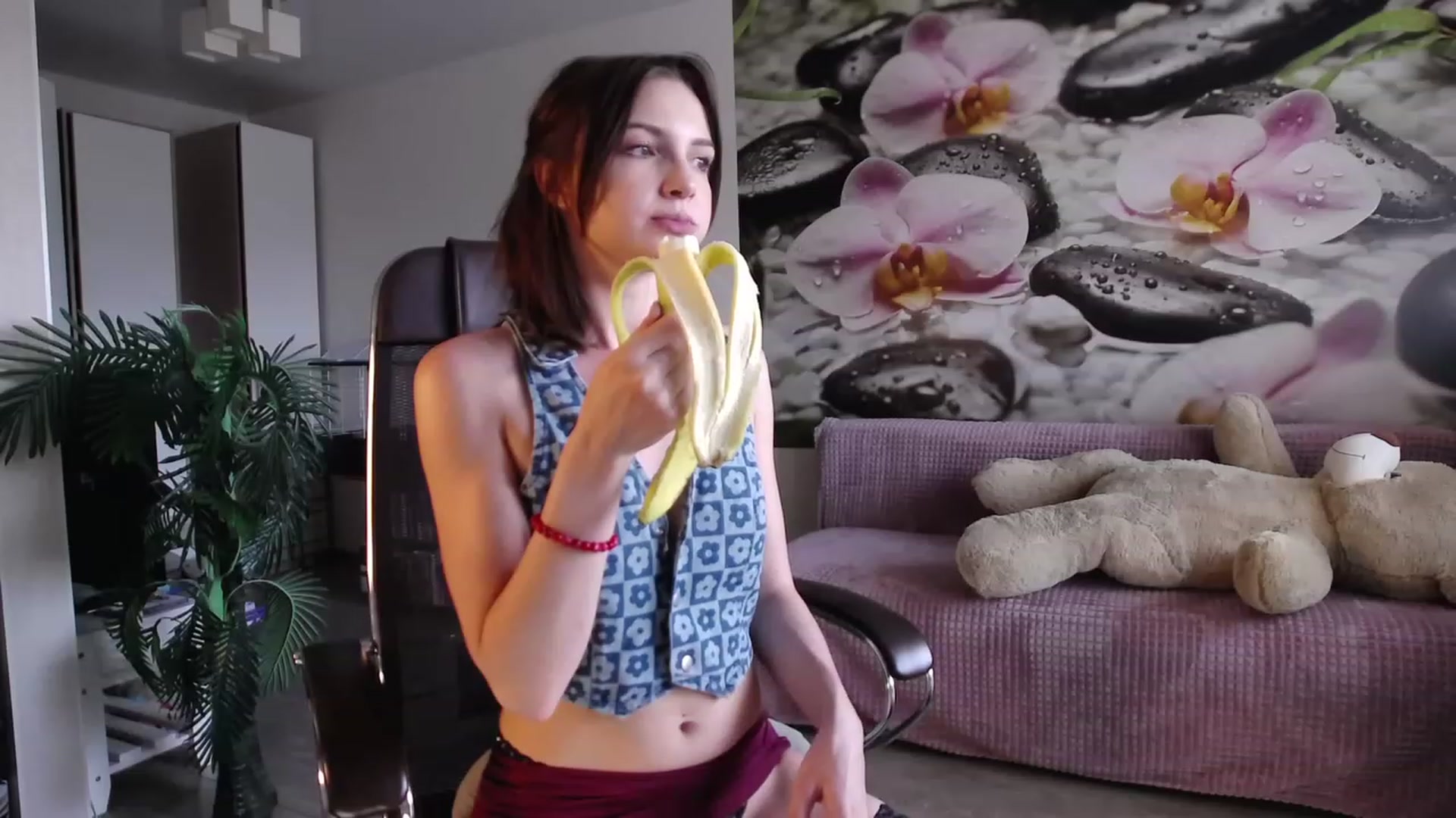 Gallery image thumbnail from HoneyIAmHome's myfreecams stream on, 05/24/2023, 07:30 image 4 of 20