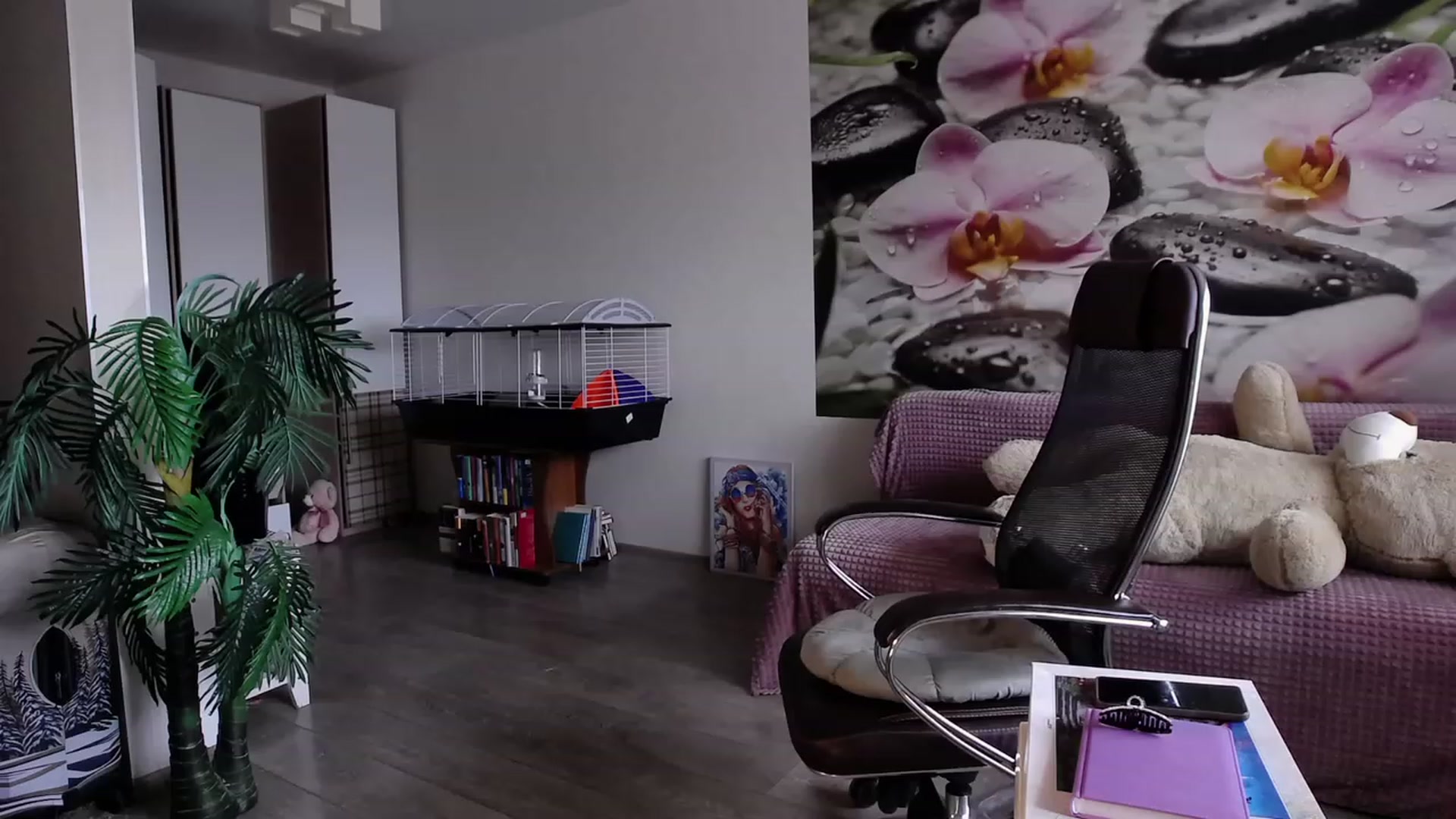 Gallery image thumbnail from HoneyIAmHome's myfreecams stream on, 05/25/2023, 06:34 image 2 of 20