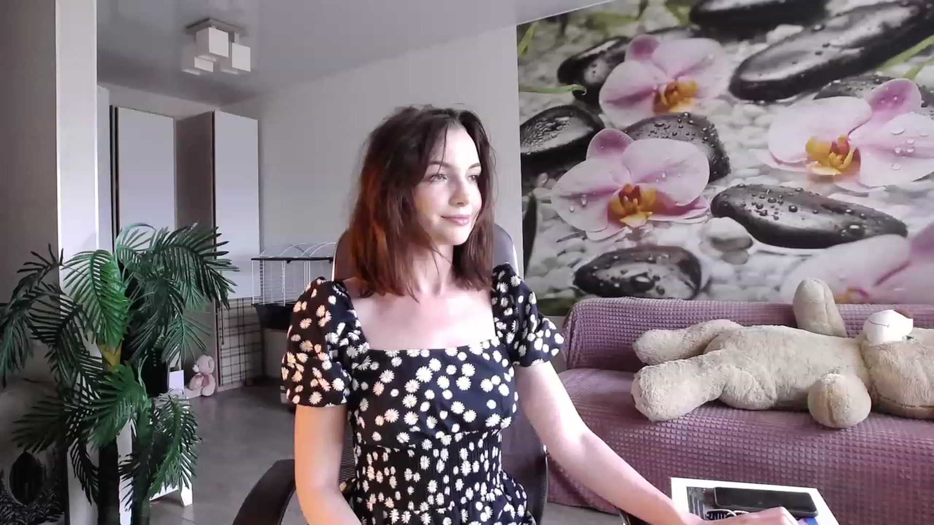 Gallery image thumbnail from HoneyIAmHome's myfreecams stream on, 05/25/2023, 06:34 image 7 of 20