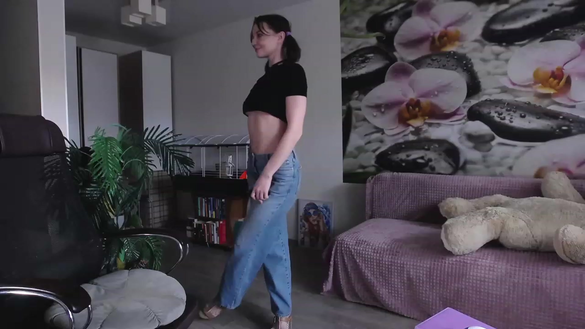 Gallery image thumbnail from HoneyIAmHome's myfreecams stream on, 05/29/2023, 06:38 image 11 of 20