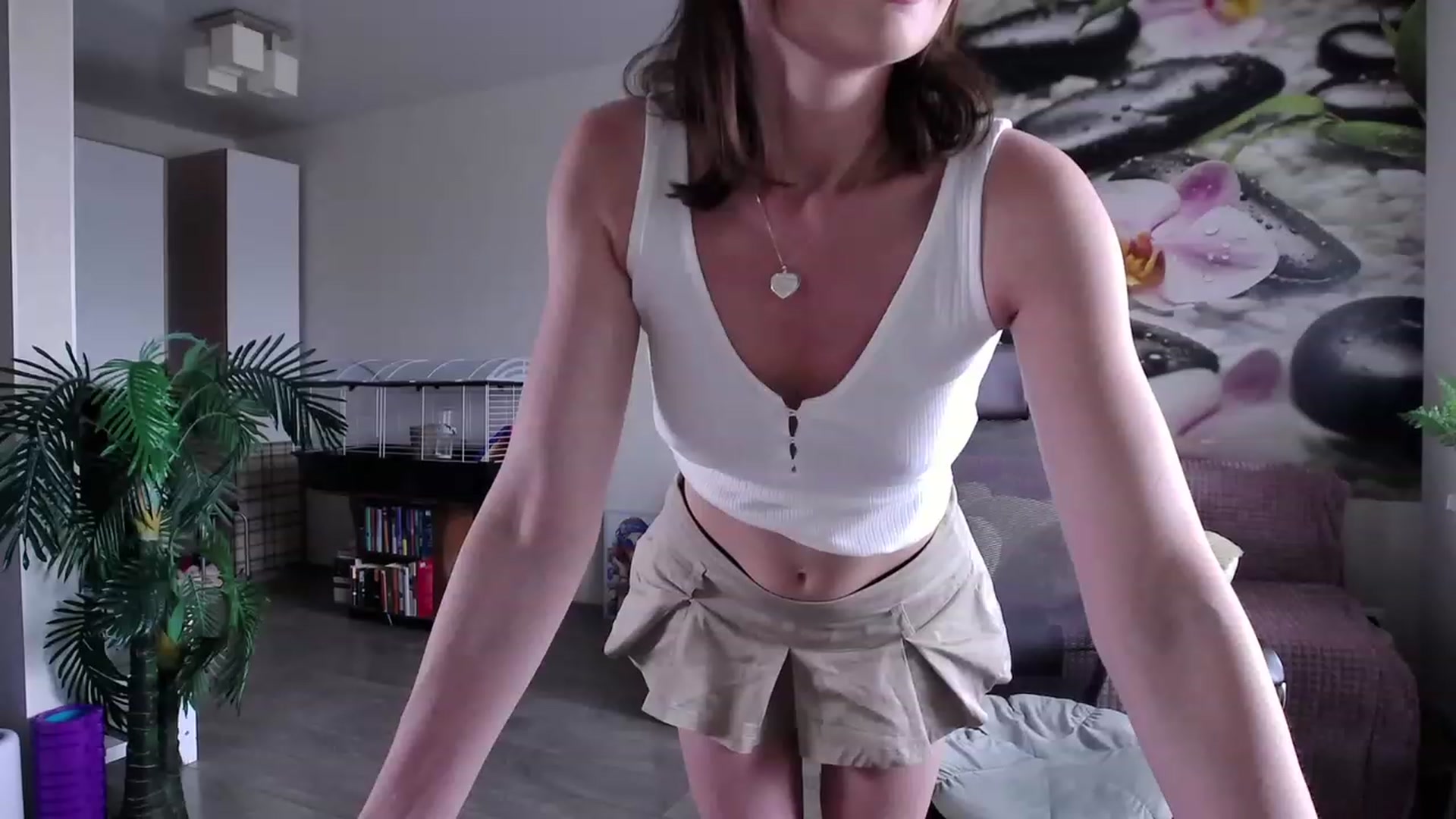 Gallery image thumbnail from HoneyIAmHome's myfreecams stream on, 06/01/2023, 04:55 image 17 of 20