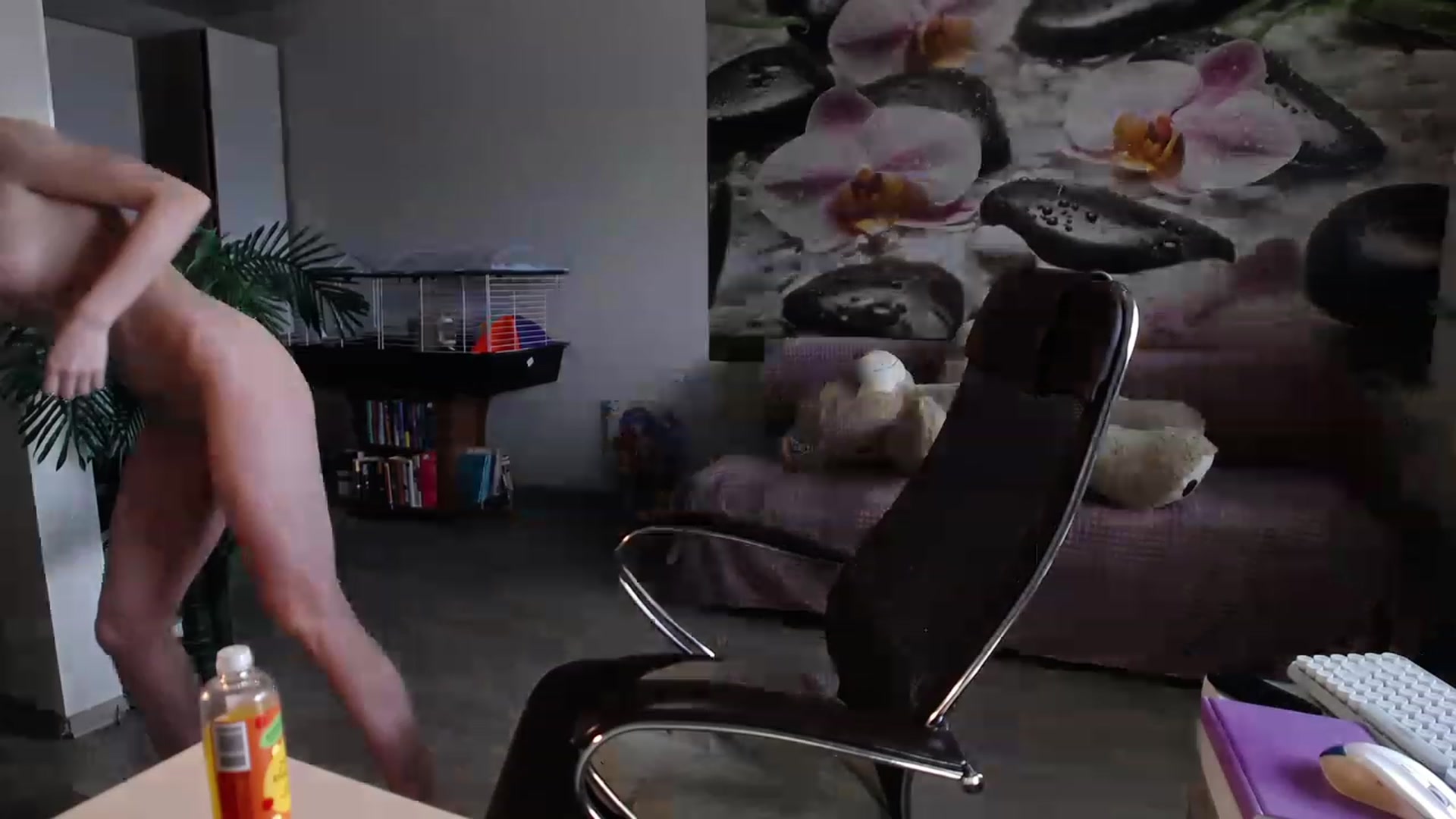 Gallery image thumbnail from HoneyIAmHome's myfreecams stream on, 06/03/2023, 07:37 image 15 of 20