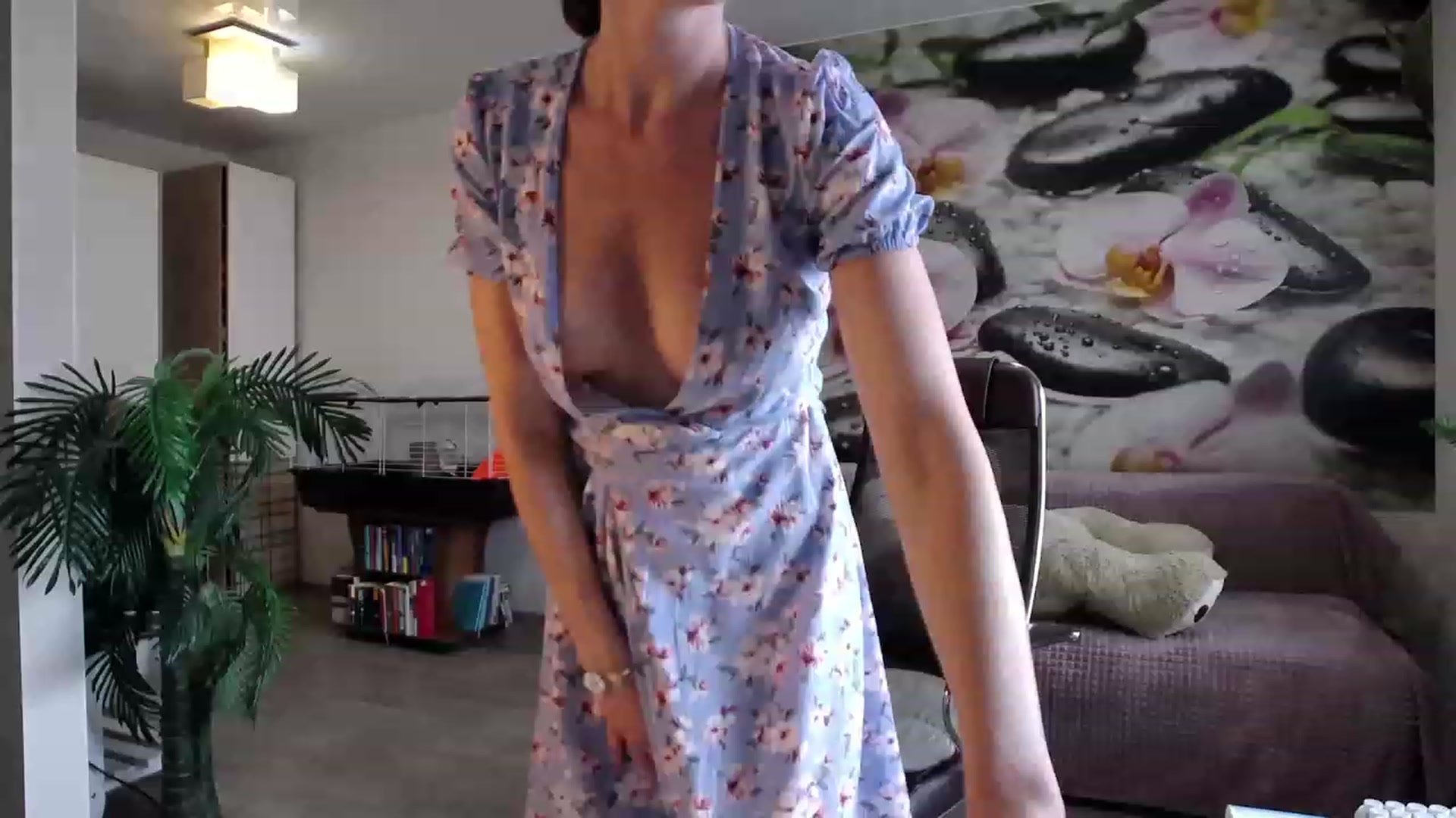 Gallery image thumbnail from HoneyIAmHome's myfreecams stream on, 06/03/2023, 07:37 image 3 of 20
